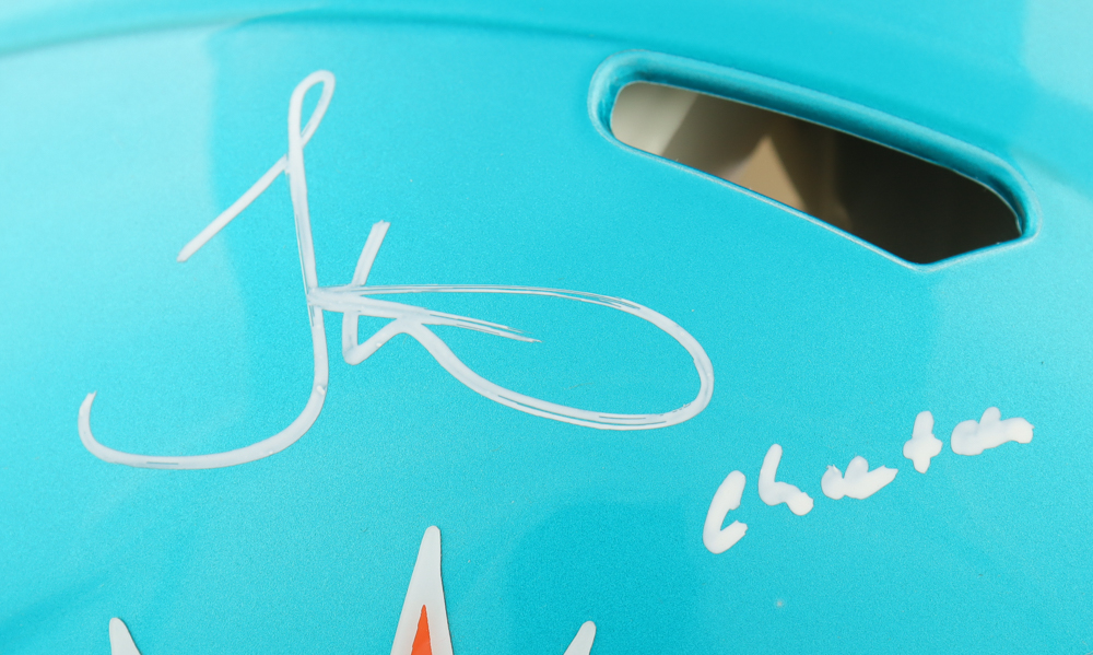 Tyreek Hill Signed Dolphins Full-Size Flash Alternate Speed Helmet Inscribed "Clutch" (Beckett) at PristineAuction.com Tyreek Hill Signed Dolphins Full-Size Flash Alternate Speed Helmet Inscribed "Clutch" (Beckett) at PristineAuction.com