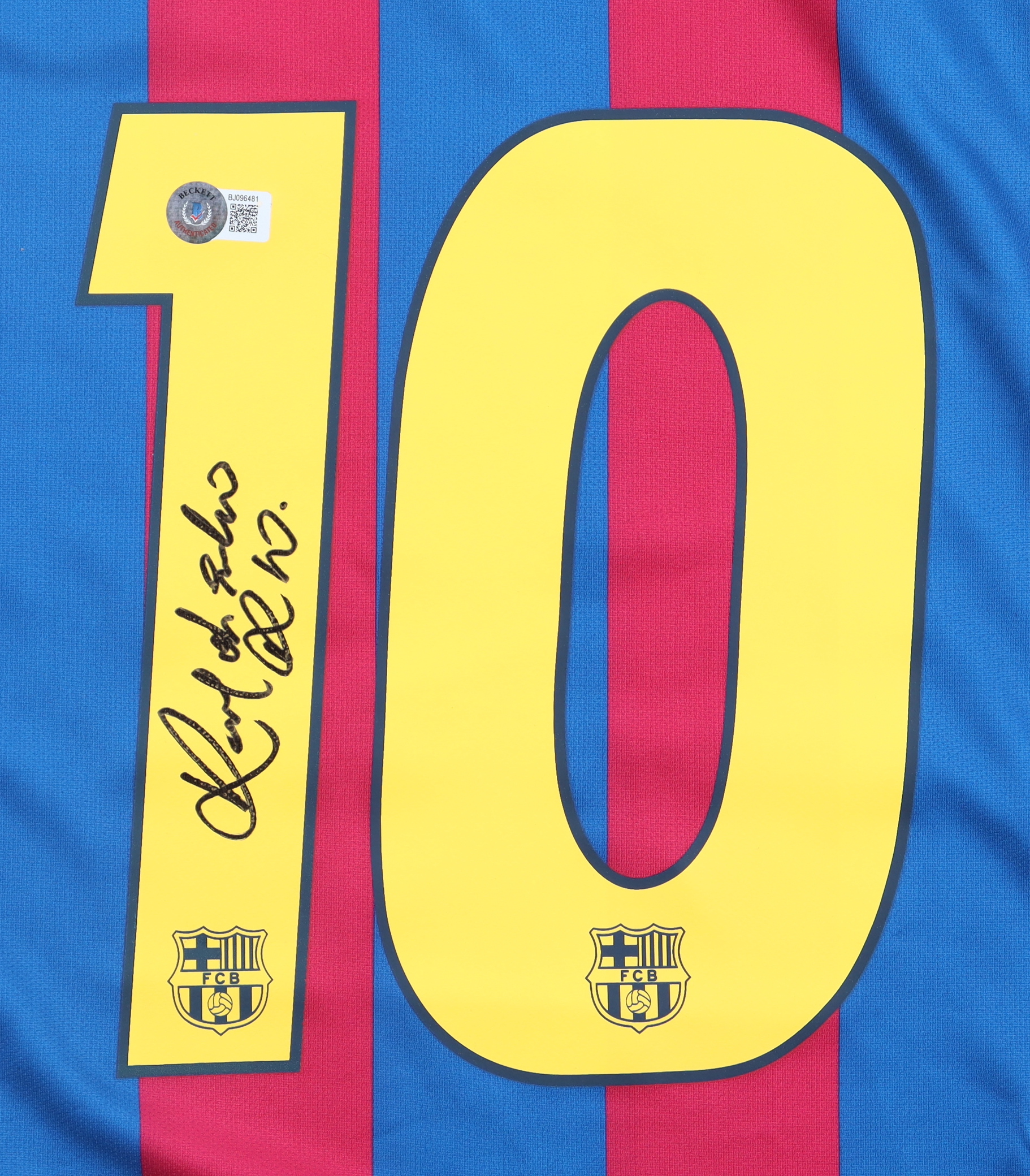 Ronaldinho Signed Barcelona Jersey Inscribed "Rio" (Beckett) at PristineAuction.com Ronaldinho Signed Barcelona Jersey Inscribed "Rio" (Beckett) at PristineAuction.com