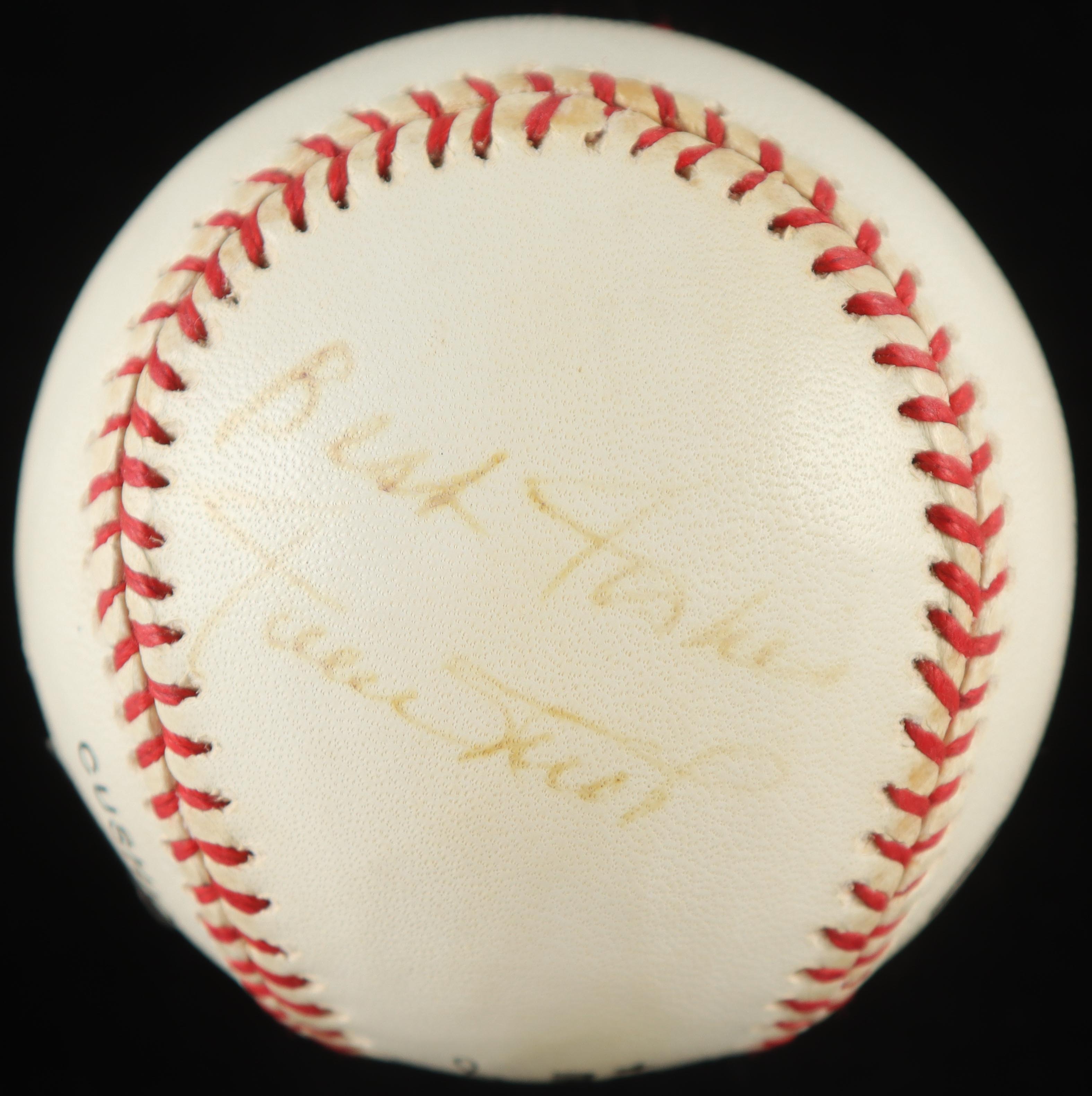 Willie Mays Signed ONL Baseball Inscribed "Best Wishes" (Beckett) at PristineAuction.com Willie Mays Signed ONL Baseball Inscribed "Best Wishes" (Beckett) at PristineAuction.com