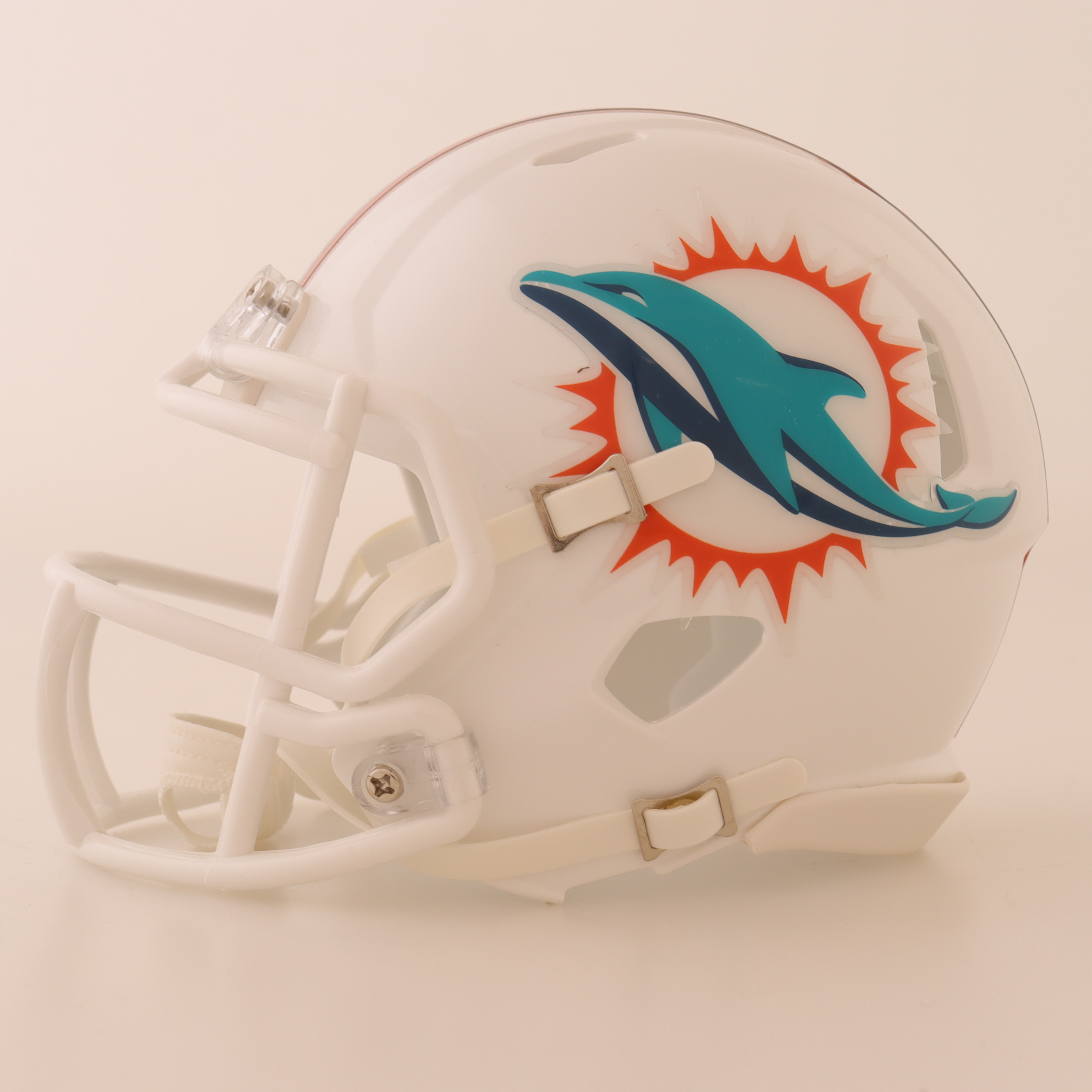 Tyreek Hill Signed Dolphins Speed Mini Helmet (Beckett) at PristineAuction.com Tyreek Hill Signed Dolphins Speed Mini Helmet (Beckett) at PristineAuction.com
