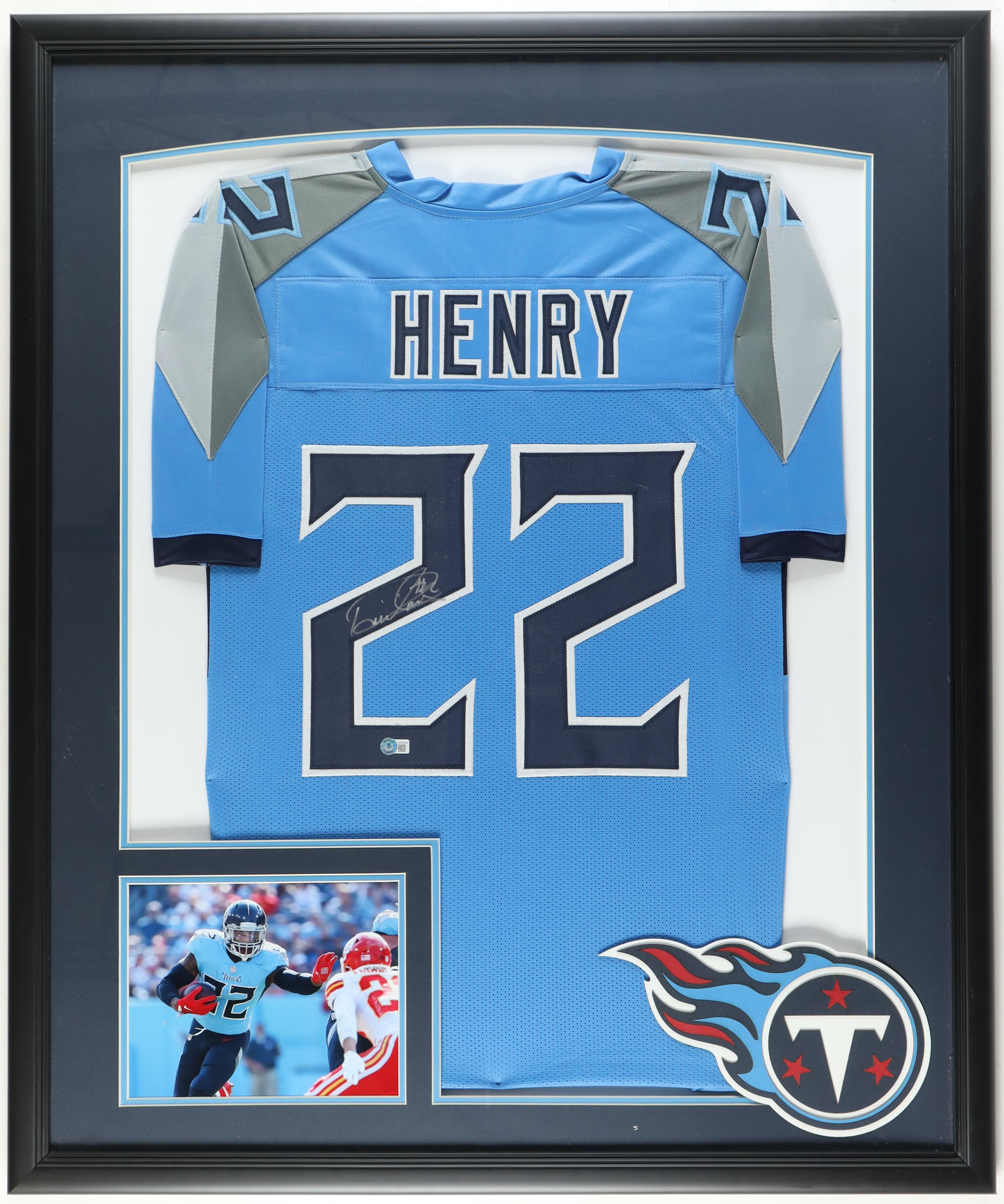 Derrick Henry Signed Custom Framed Jersey Display (Beckett) at PristineAuction.com Derrick Henry Signed Custom Framed Jersey Display (Beckett) at PristineAuction.com