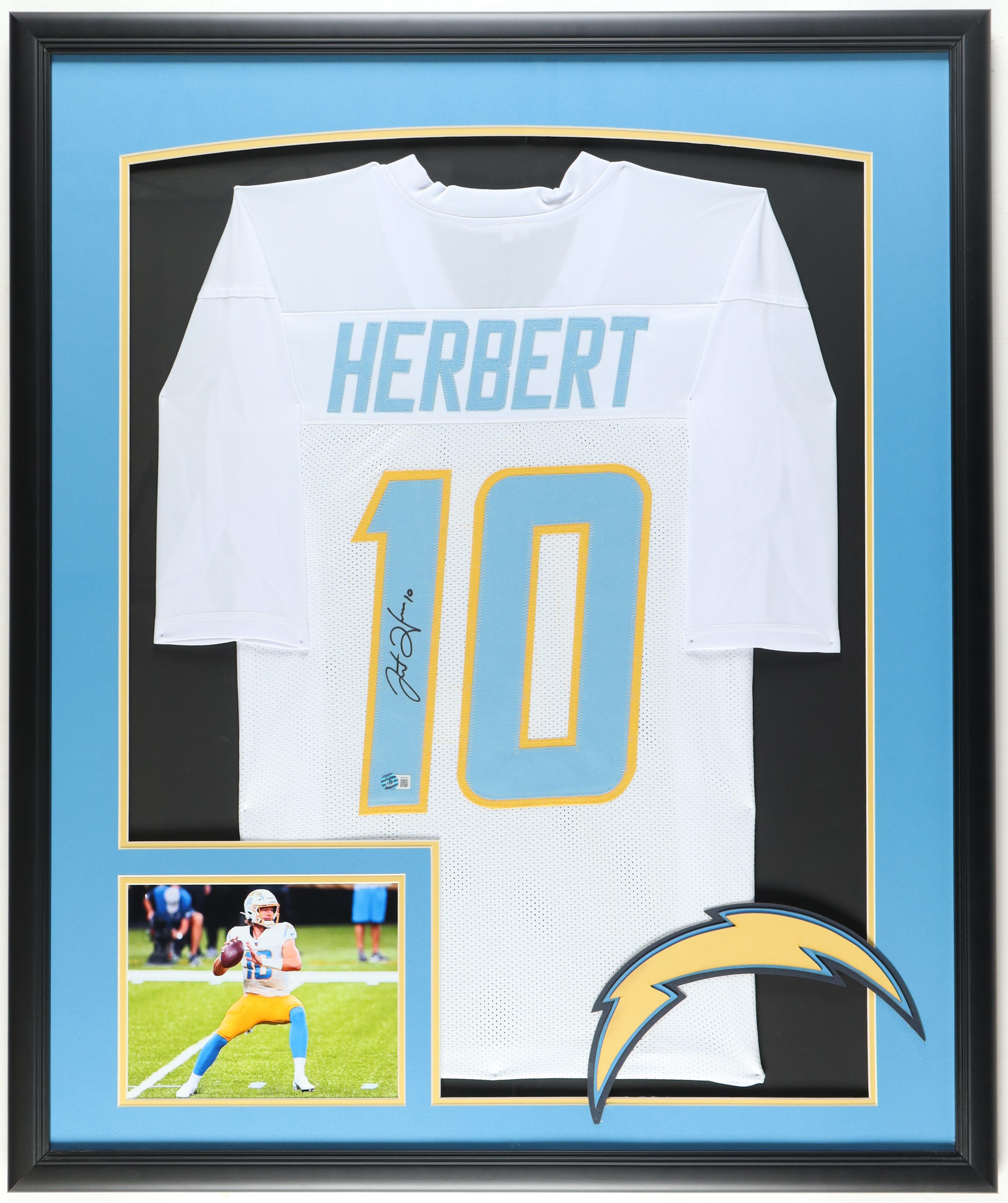 Justin Herbert Signed Custom Framed Jersey Display (Beckett) at PristineAuction.com Justin Herbert Signed Custom Framed Jersey Display (Beckett) at PristineAuction.com