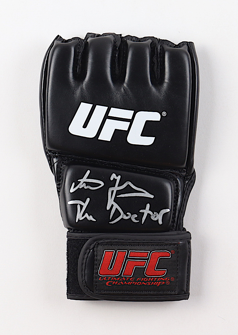 Uros Medic Signed UFC Glove Inscribed "The Doctor" (Beckett) at PristineAuction.com Uros Medic Signed UFC Glove Inscribed "The Doctor" (Beckett) at PristineAuction.com