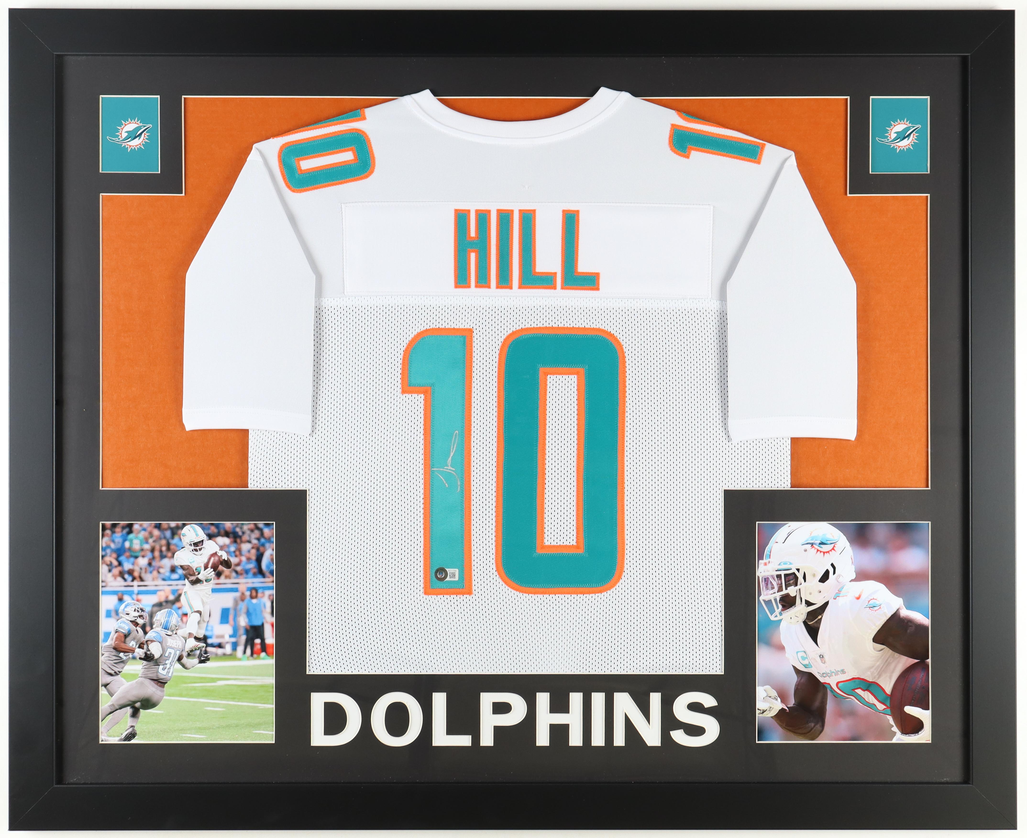 Tyreek Hill Signed Custom Framed Jersey Display (Beckett) at PristineAuction.com Tyreek Hill Signed Custom Framed Jersey Display (Beckett) at PristineAuction.com