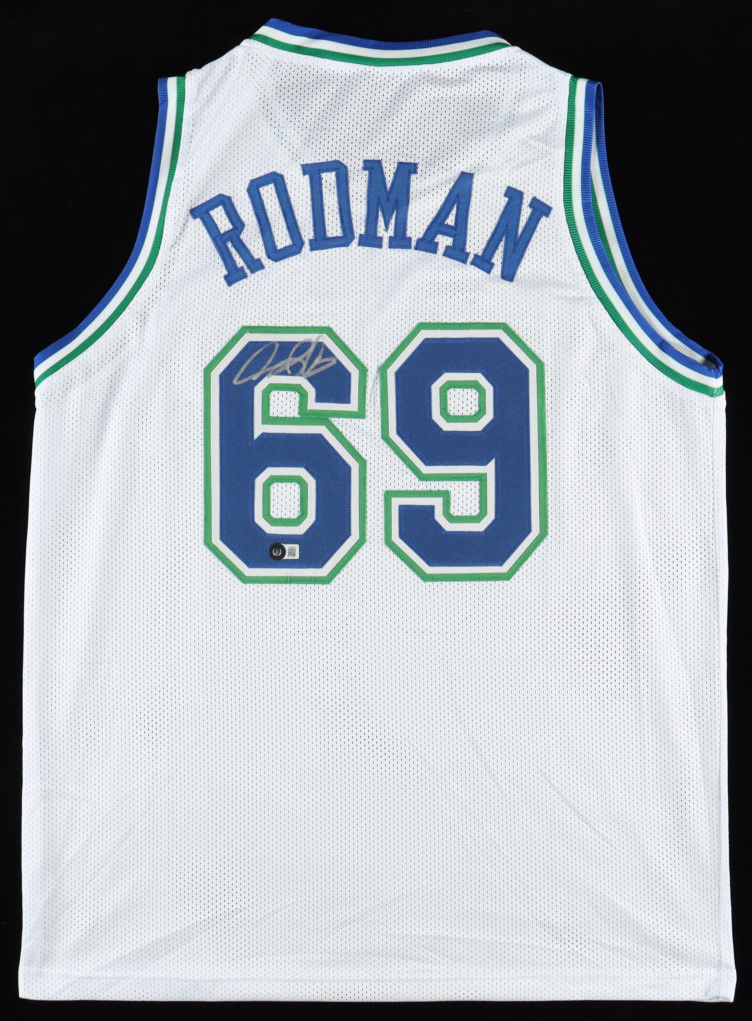 Dennis Rodman Signed Jersey (Beckett) at PristineAuction.com Dennis Rodman Signed Jersey (Beckett) at PristineAuction.com
