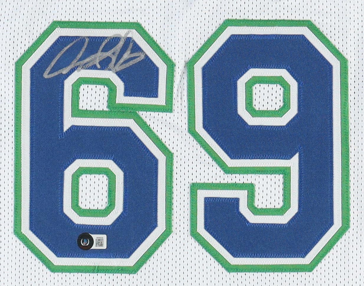 Dennis Rodman Signed Jersey (Beckett) at PristineAuction.com Dennis Rodman Signed Jersey (Beckett) at PristineAuction.com