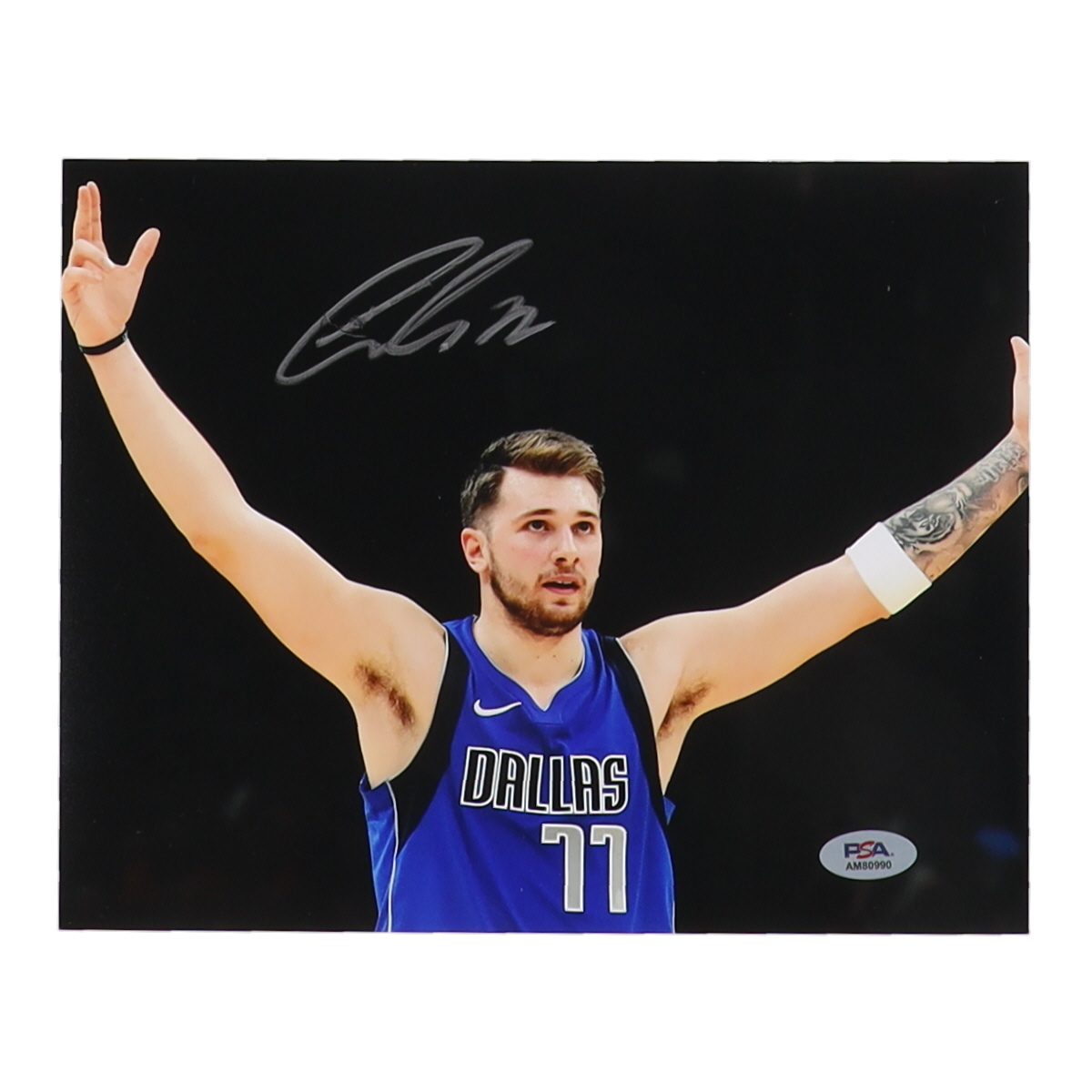 Luka Doncic Signed Mavericks 8x10 Photo (PSA) at PristineAuction.com Luka Doncic Signed Mavericks 8x10 Photo (PSA) at PristineAuction.com