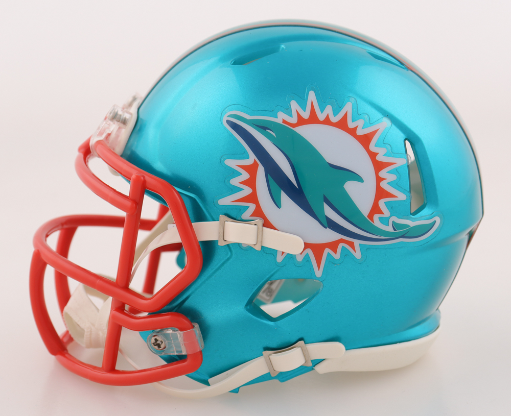 Tyreek Hill Signed Dolphins Flash Alternate Speed Mini Helmet (Beckett) at PristineAuction.com Tyreek Hill Signed Dolphins Flash Alternate Speed Mini Helmet (Beckett) at PristineAuction.com