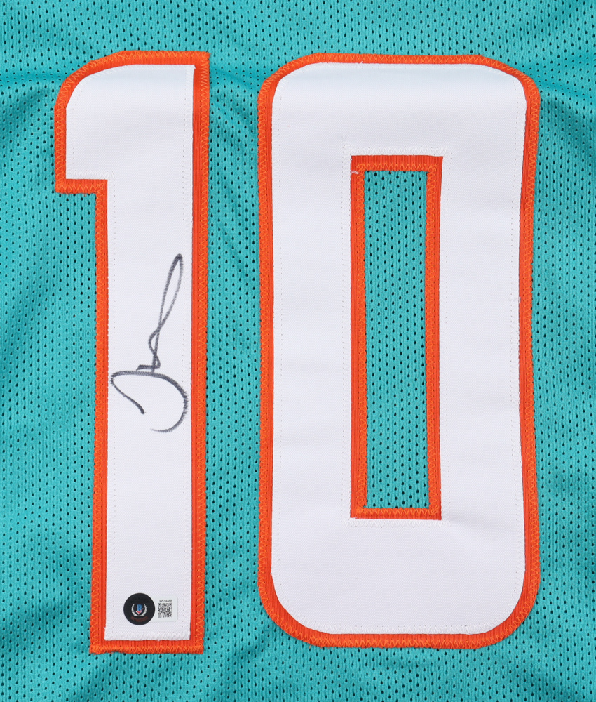 Tyreek Hill Signed Jersey (Beckett) at PristineAuction.com Tyreek Hill Signed Jersey (Beckett) at PristineAuction.com