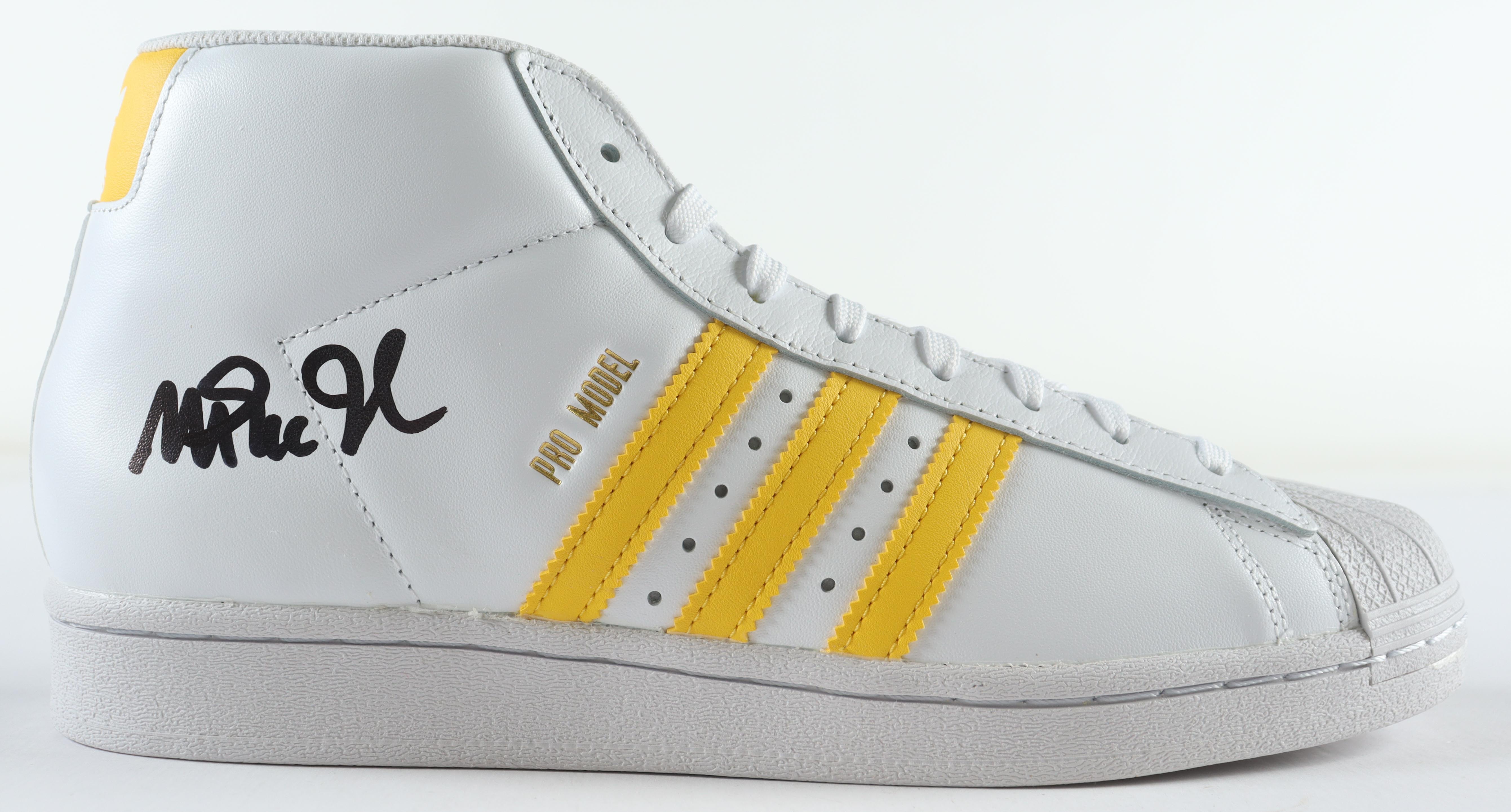 Magic Johnson Signed Adidas Basketball Shoe with Display Case (Beckett) at PristineAuction.com Magic Johnson Signed Adidas Basketball Shoe with Display Case (Beckett) at PristineAuction.com