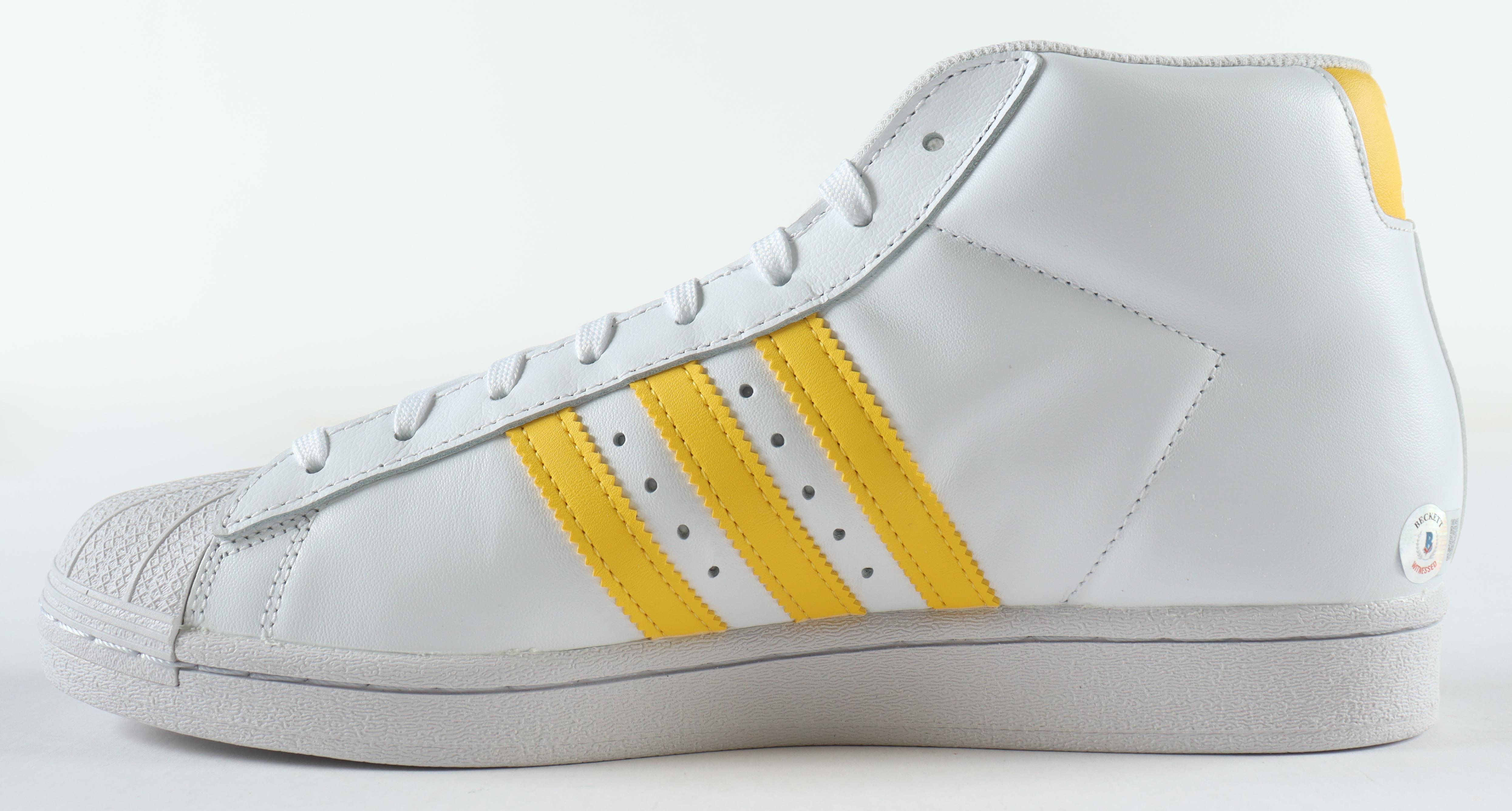 Magic Johnson Signed Adidas Basketball Shoe with Display Case (Beckett) at PristineAuction.com Magic Johnson Signed Adidas Basketball Shoe with Display Case (Beckett) at PristineAuction.com