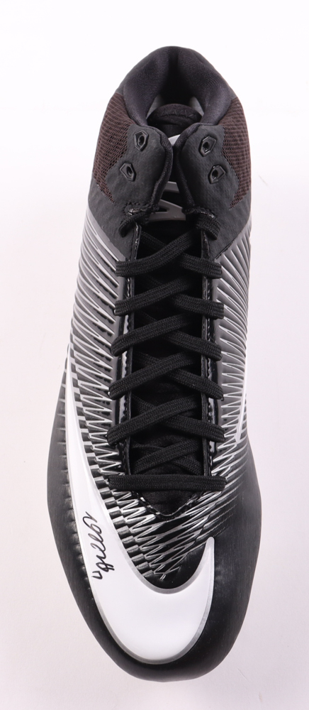 Davante Adams Signed Nike Vapor Speed Cleat (Beckett) at PristineAuction.com Davante Adams Signed Nike Vapor Speed Cleat (Beckett) at PristineAuction.com