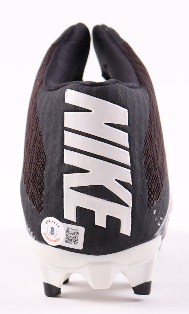 Davante Adams Signed Nike Vapor Speed Cleat (Beckett) at PristineAuction.com Davante Adams Signed Nike Vapor Speed Cleat (Beckett) at PristineAuction.com