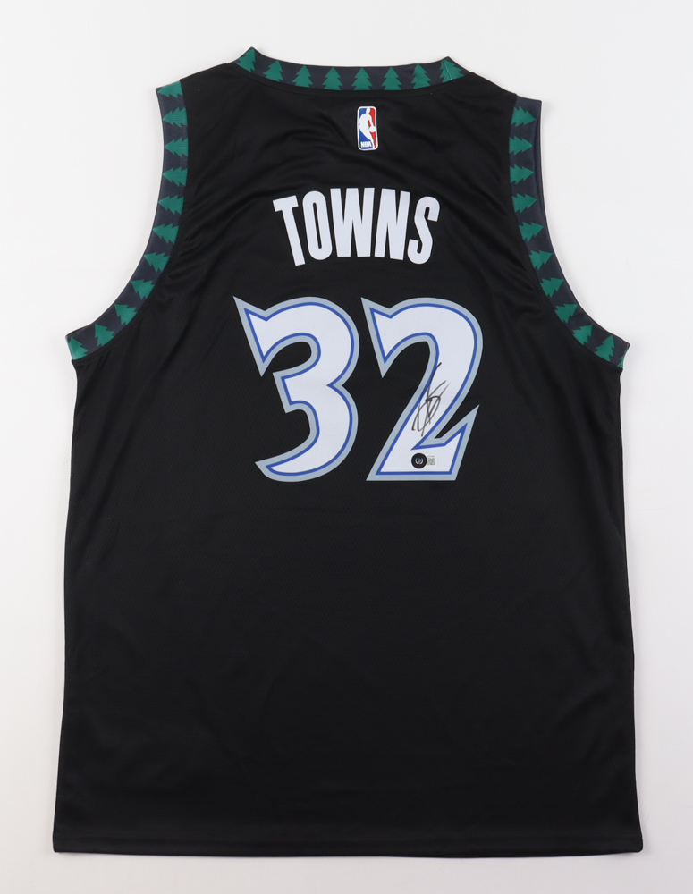 Karl-Anthony Towns Signed Jersey (Beckett) at PristineAuction.com Karl-Anthony Towns Signed Jersey (Beckett) at PristineAuction.com
