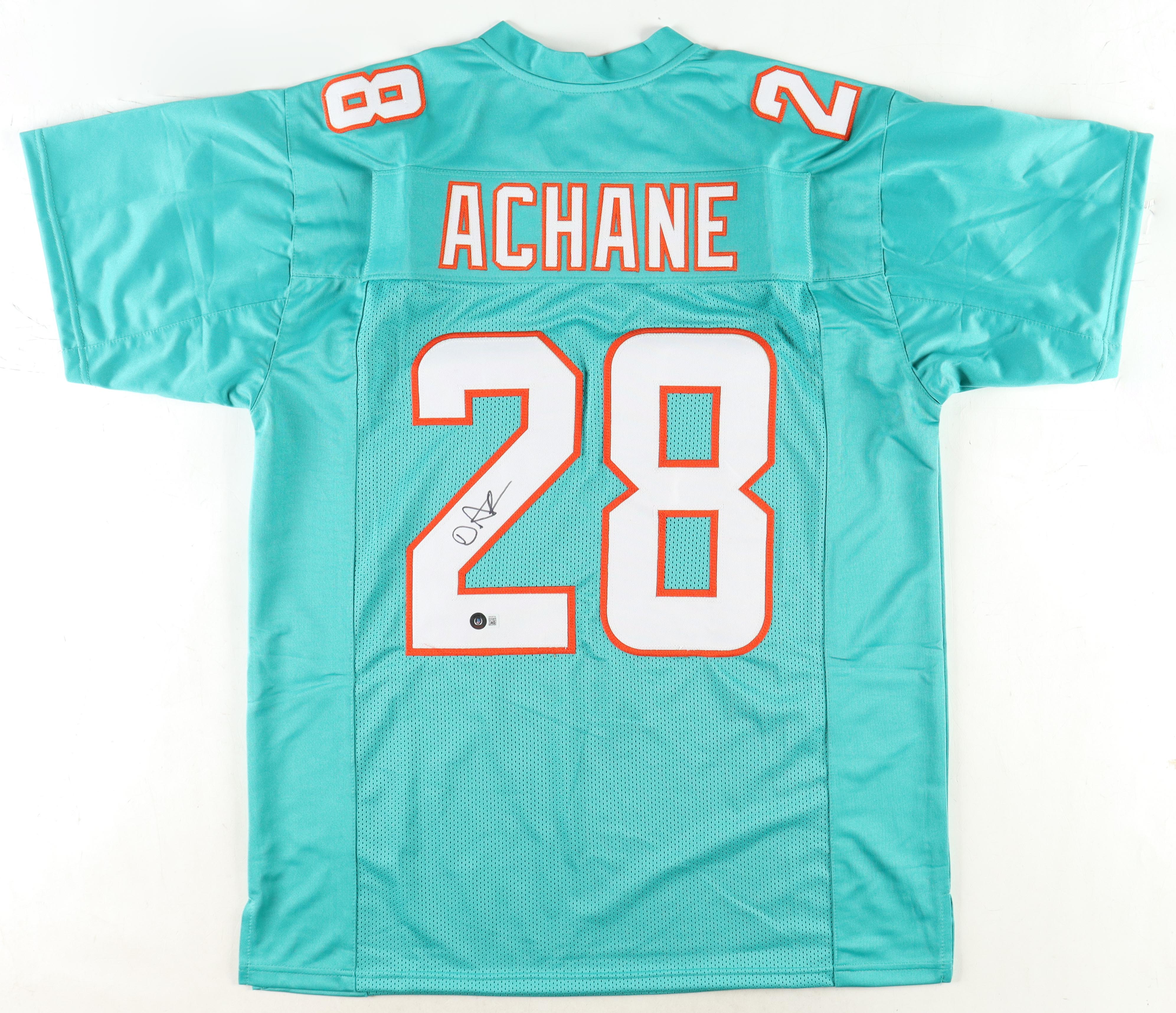 De'Von Achane Signed Jersey (Beckett) at PristineAuction.com De'Von Achane Signed Jersey (Beckett) at PristineAuction.com