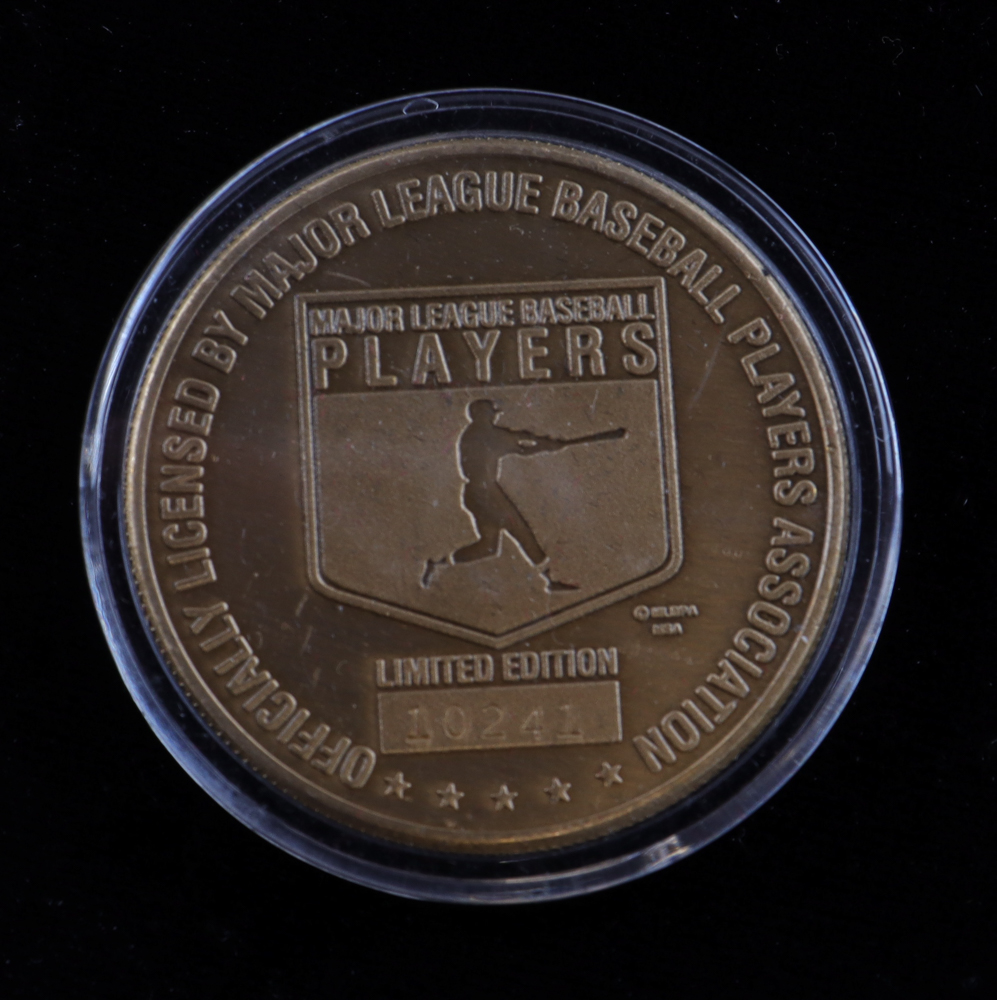 Frank Thomas LE White Sox Solid Bronze Coin (Highland Mint) at PristineAuction.com Frank Thomas LE White Sox Solid Bronze Coin (Highland Mint) at PristineAuction.com