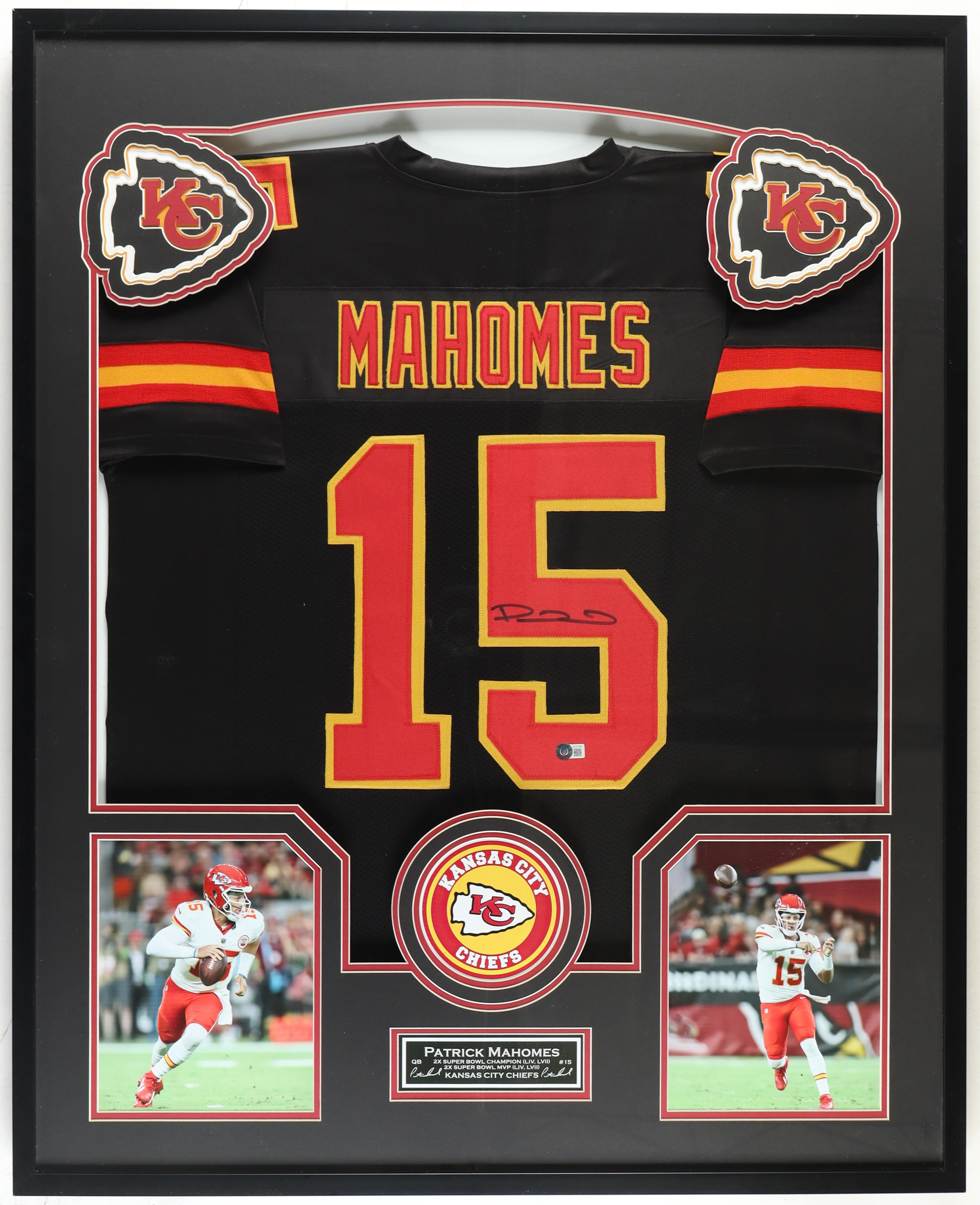 Patrick Mahomes Signed Chiefs Custom Framed Jersey (Beckett) | Pristine ...
