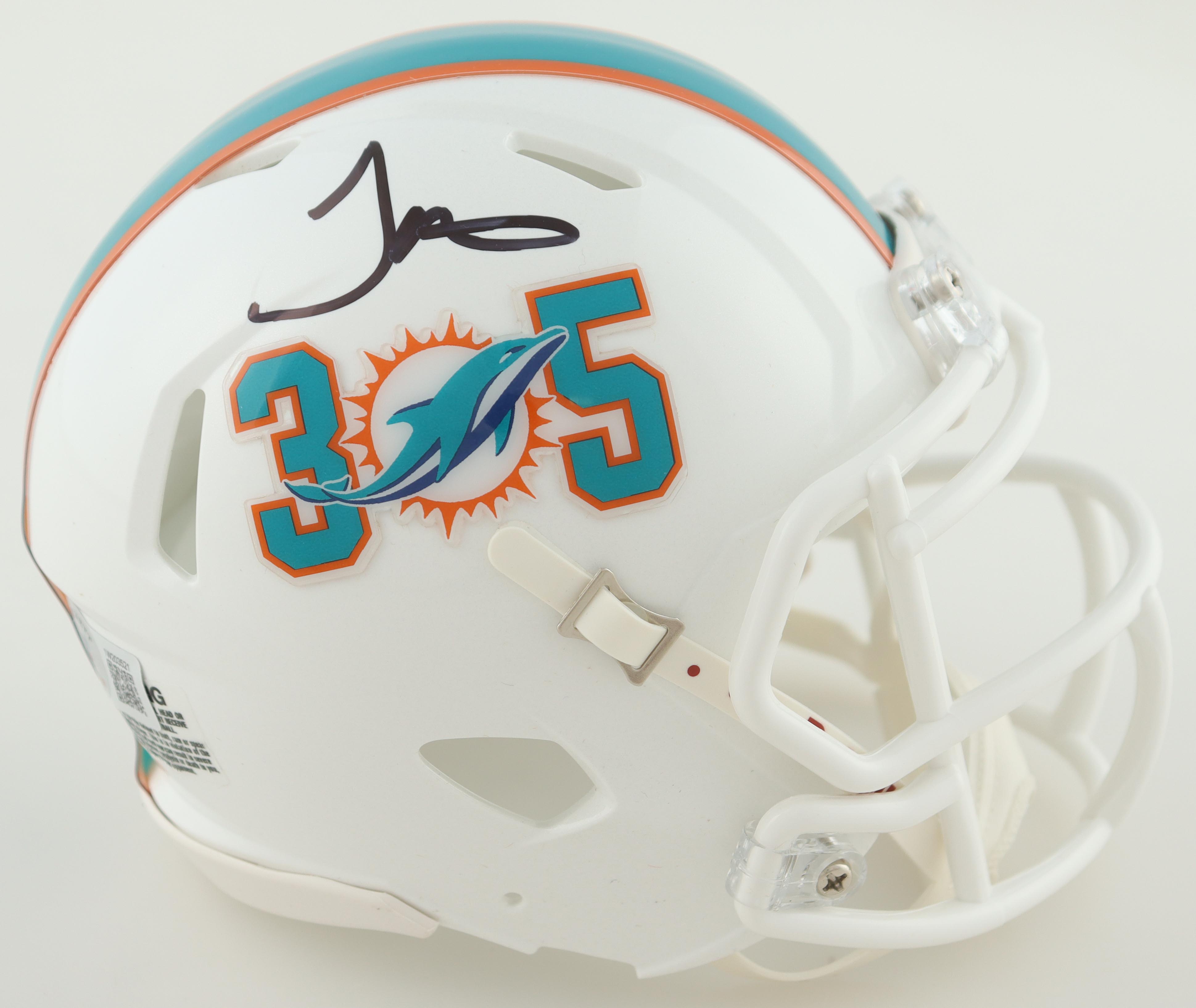 Tyreek Hill Signed Dolphins Speed Mini Helmet (Beckett) at PristineAuction.com Tyreek Hill Signed Dolphins Speed Mini Helmet (Beckett) at PristineAuction.com