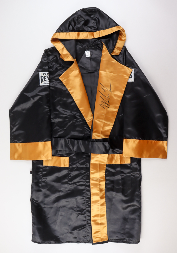 Mike Tyson Signed Everlast Boxing Robe (Tyson) at PristineAuction.com Mike Tyson Signed Everlast Boxing Robe (Tyson) at PristineAuction.com