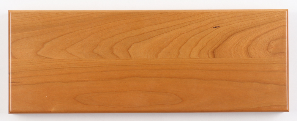 Joe DiMaggio Signed LE Signature Series Porcelain Baseball Card With Display Case (Beckett) at PristineAuction.com Joe DiMaggio Signed LE Signature Series Porcelain Baseball Card With Display Case (Beckett) at PristineAuction.com