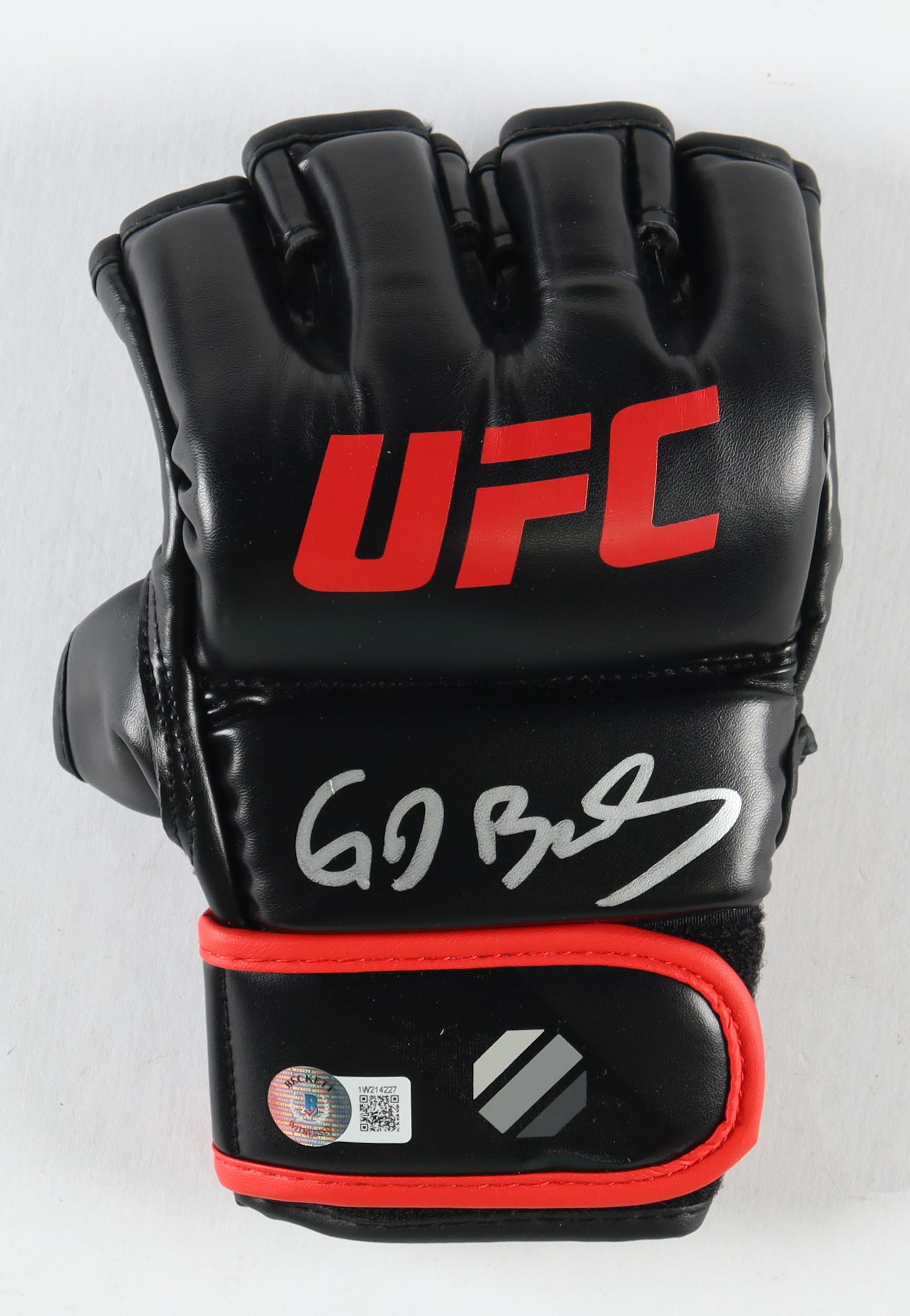 Gilbert Burns Signed UFC Glove (Beckett) at PristineAuction.com Gilbert Burns Signed UFC Glove (Beckett) at PristineAuction.com