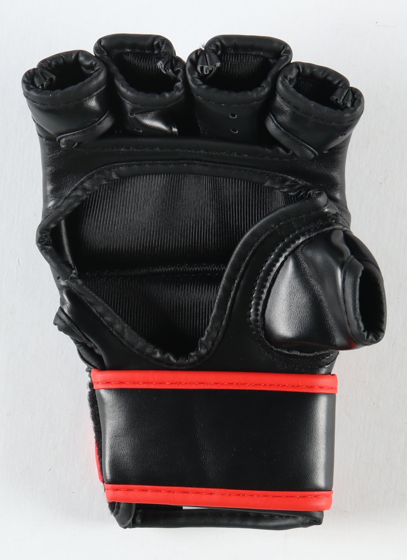 Gilbert Burns Signed UFC Glove (Beckett) at PristineAuction.com Gilbert Burns Signed UFC Glove (Beckett) at PristineAuction.com