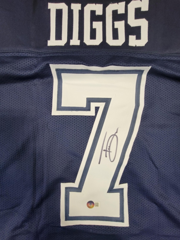 Trevon Diggs Signed Jersey (Beckett) at PristineAuction.com Trevon Diggs Signed Jersey (Beckett) at PristineAuction.com