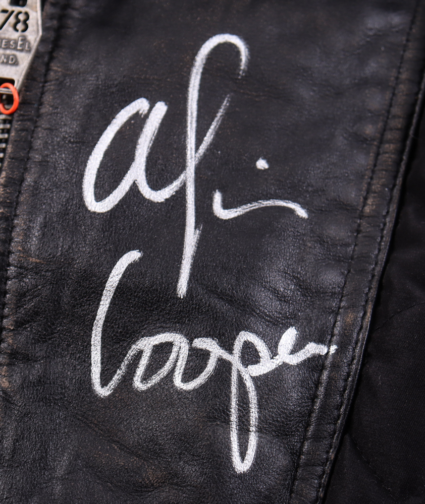 Alice Cooper Signed Personally Owned & Worn Jacket (Beckett) at PristineAuction.com Alice Cooper Signed Personally Owned & Worn Jacket (Beckett) at PristineAuction.com