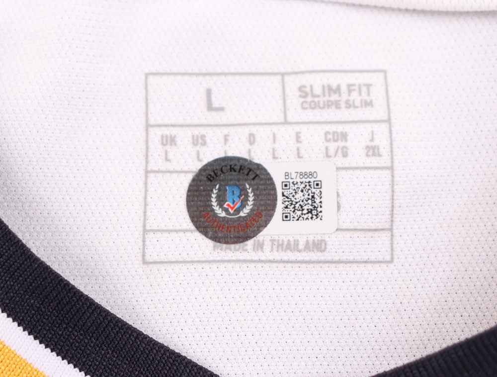 Jude Bellingham Signed Vinicius Junior Real Madrid Jersey (Beckett) at PristineAuction.com Jude Bellingham Signed Vinicius Junior Real Madrid Jersey (Beckett) at PristineAuction.com