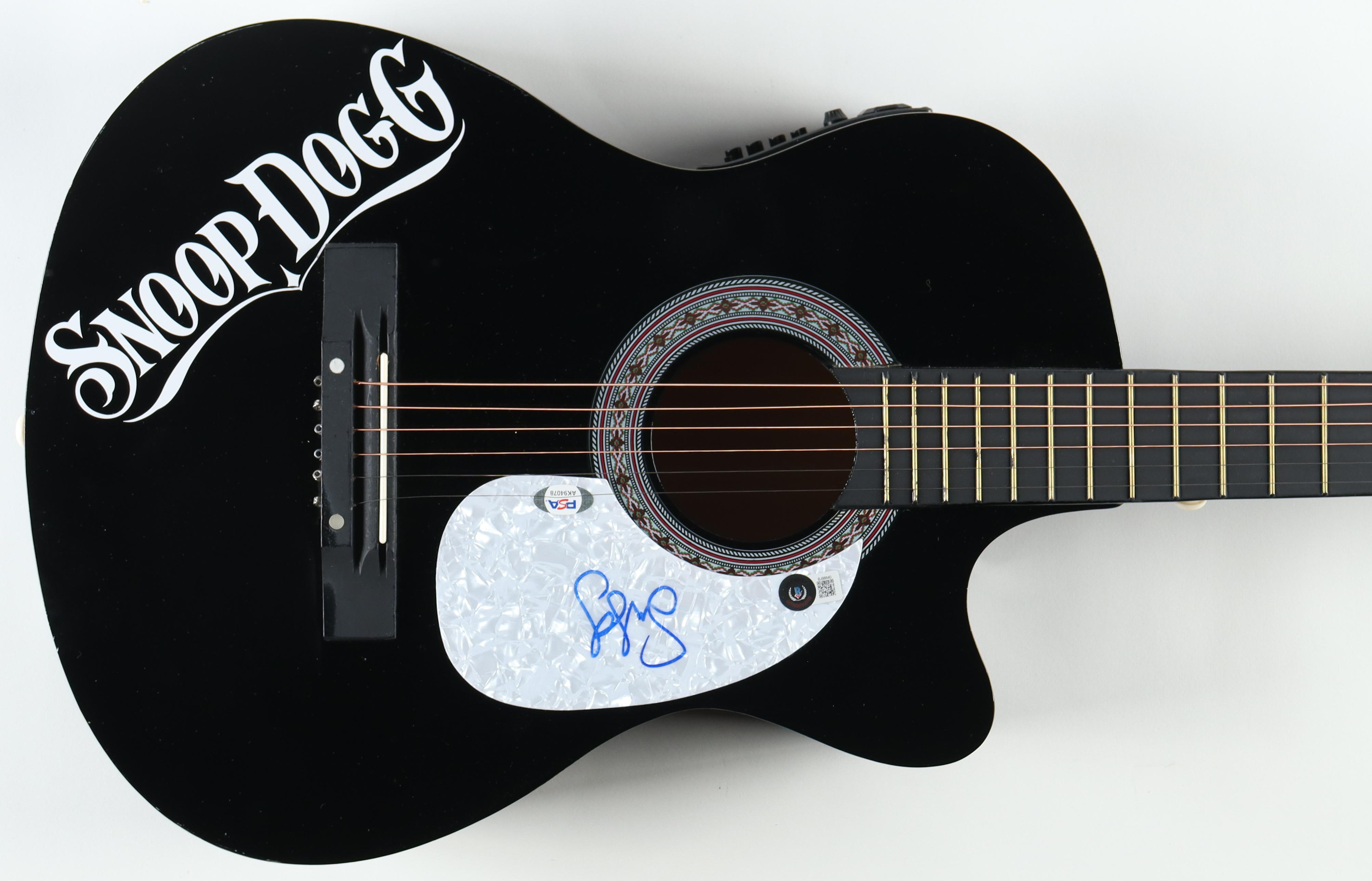 Snoop Dogg Signed 38" Acoustic Guitar (Beckett & PSA) at PristineAuction.com Snoop Dogg Signed 38" Acoustic Guitar (Beckett & PSA) at PristineAuction.com