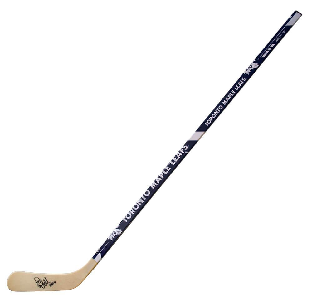 Doug Gilmour Signed Maple Leafs Logo Hockey Stick Inscribed "HOF 11" (Schwartz) at PristineAuction.com Doug Gilmour Signed Maple Leafs Logo Hockey Stick Inscribed "HOF 11" (Schwartz) at PristineAuction.com