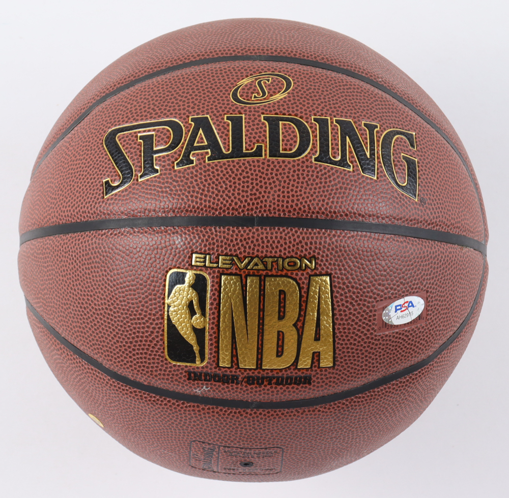 Chris Paul Signed NBA Basketball (PSA) at PristineAuction.com Chris Paul Signed NBA Basketball (PSA) at PristineAuction.com
