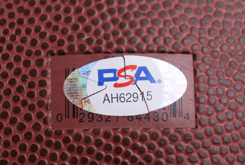 Chris Paul Signed NBA Basketball (PSA) at PristineAuction.com Chris Paul Signed NBA Basketball (PSA) at PristineAuction.com