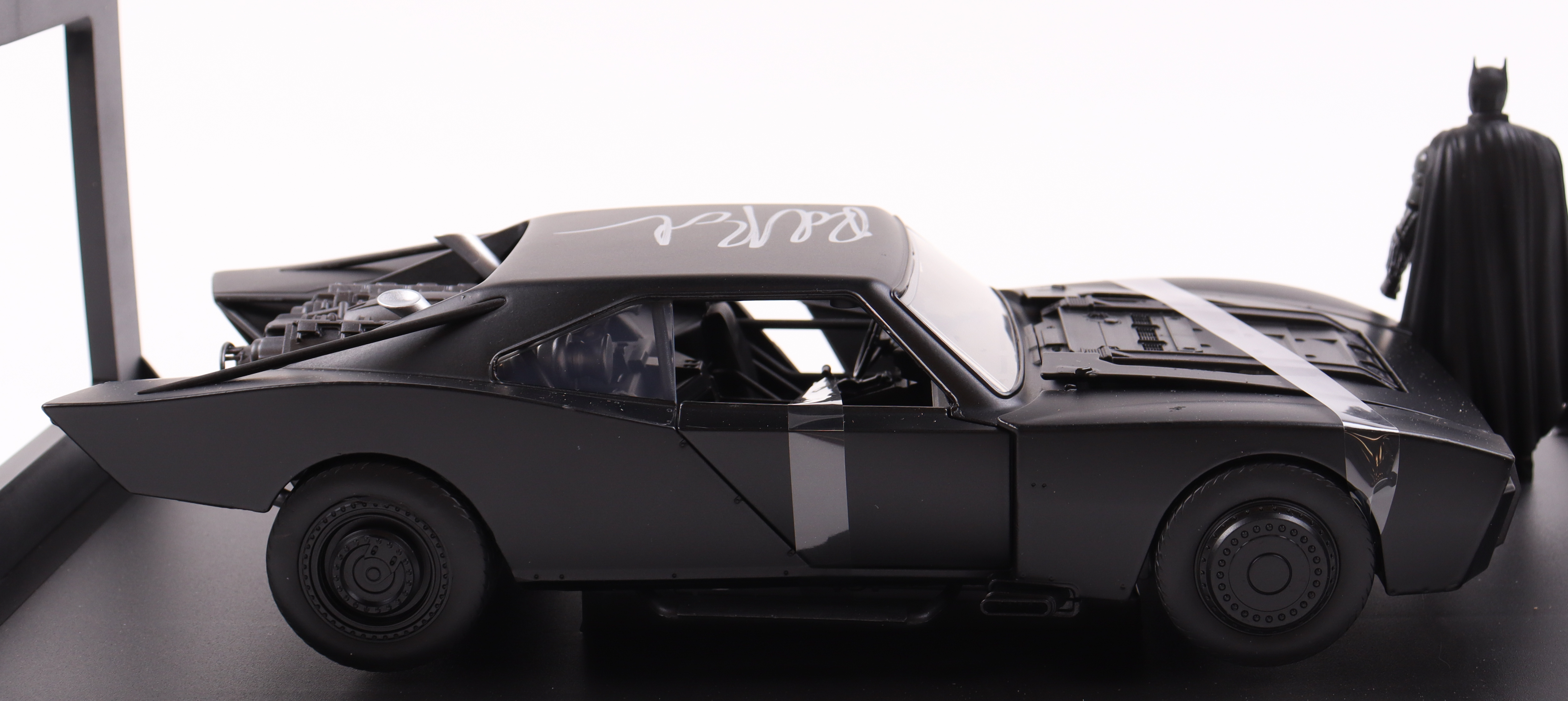 Robert Pattinson Signed Jada 2022 The Batman 1:18 Scale Diecast Batmobile (Celebrity Authentics) at PristineAuction.com Robert Pattinson Signed Jada 2022 The Batman 1:18 Scale Diecast Batmobile (Celebrity Authentics) at PristineAuction.com