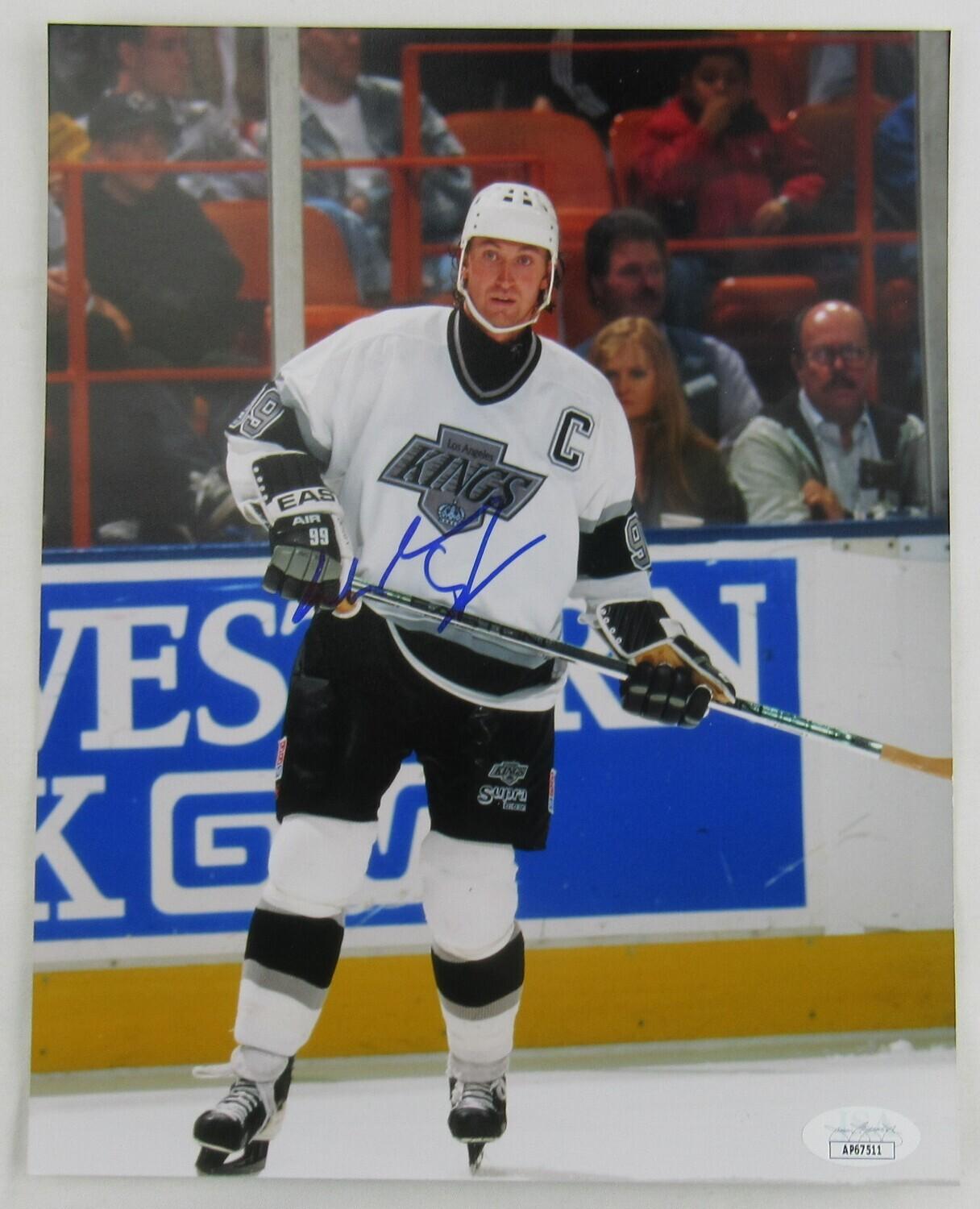 Wayne Gretzky Signed Kings 8x10 Photo (JSA) at PristineAuction.com Wayne Gretzky Signed Kings 8x10 Photo (JSA) at PristineAuction.com
