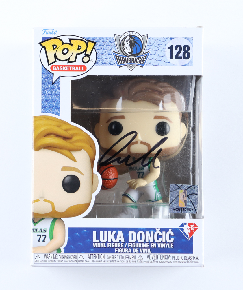 Luka Doncic funko pop PSAサイン入り s-l400.jpg
