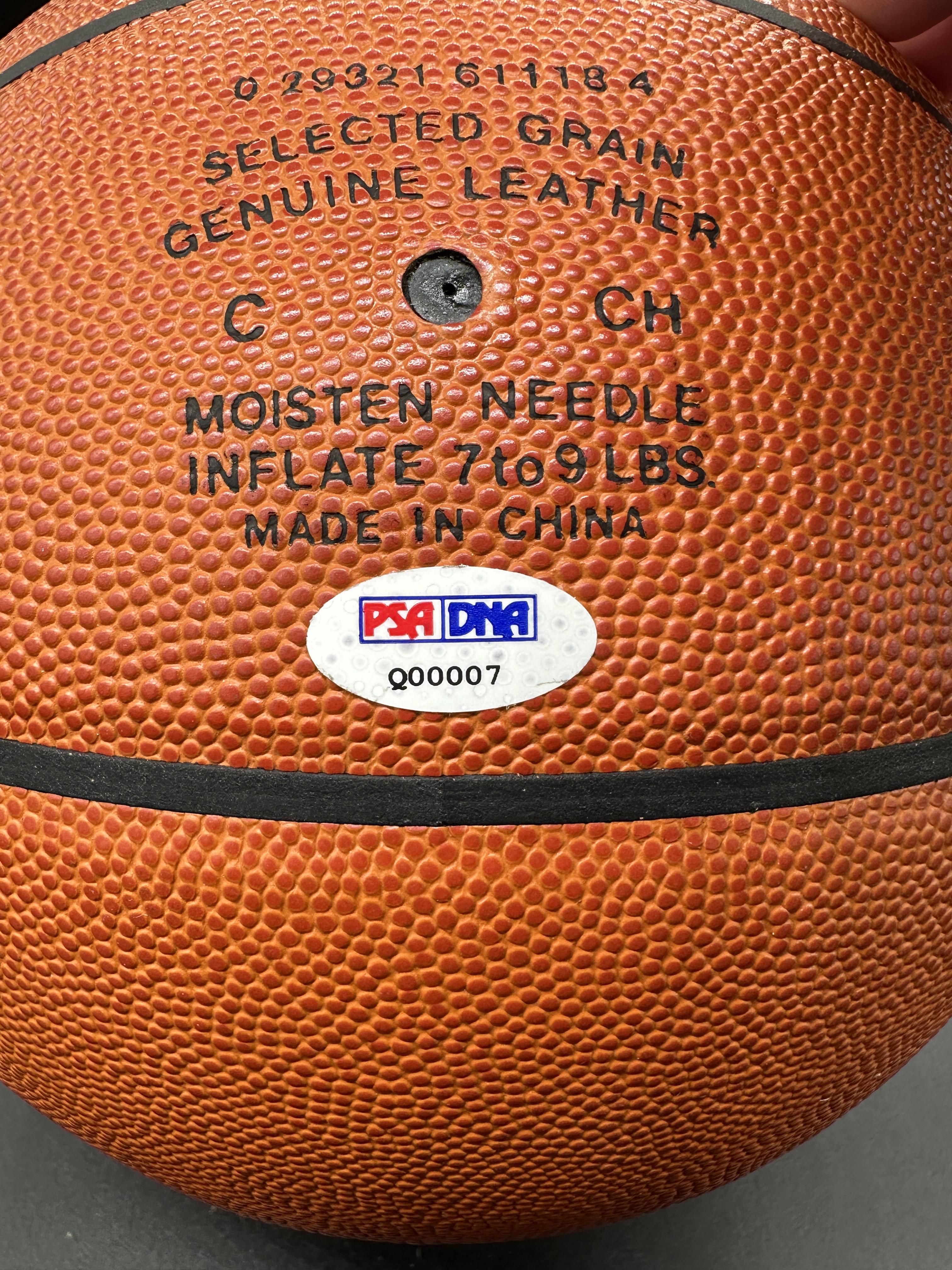 Wilt Chamberlain Signed NBA Basketball Inscribed "H.O.F. 78" (PSA) at PristineAuction.com Wilt Chamberlain Signed NBA Basketball Inscribed "H.O.F. 78" (PSA) at PristineAuction.com