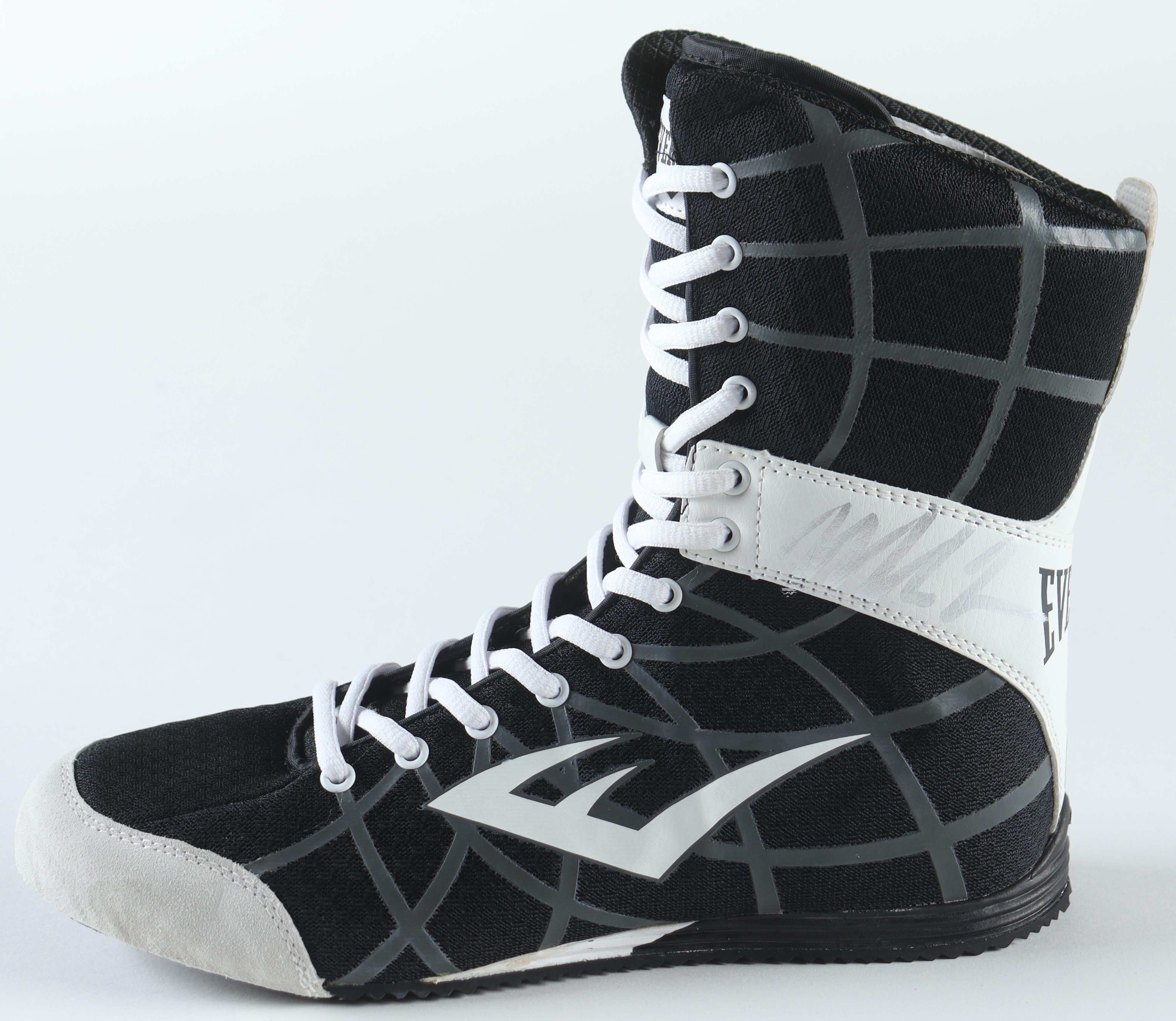 Mike Tyson Signed Everlast Boxing Boot With Acrylic Display Case (PSA & Tyson) at PristineAuction.com Mike Tyson Signed Everlast Boxing Boot With Acrylic Display Case (PSA & Tyson) at PristineAuction.com