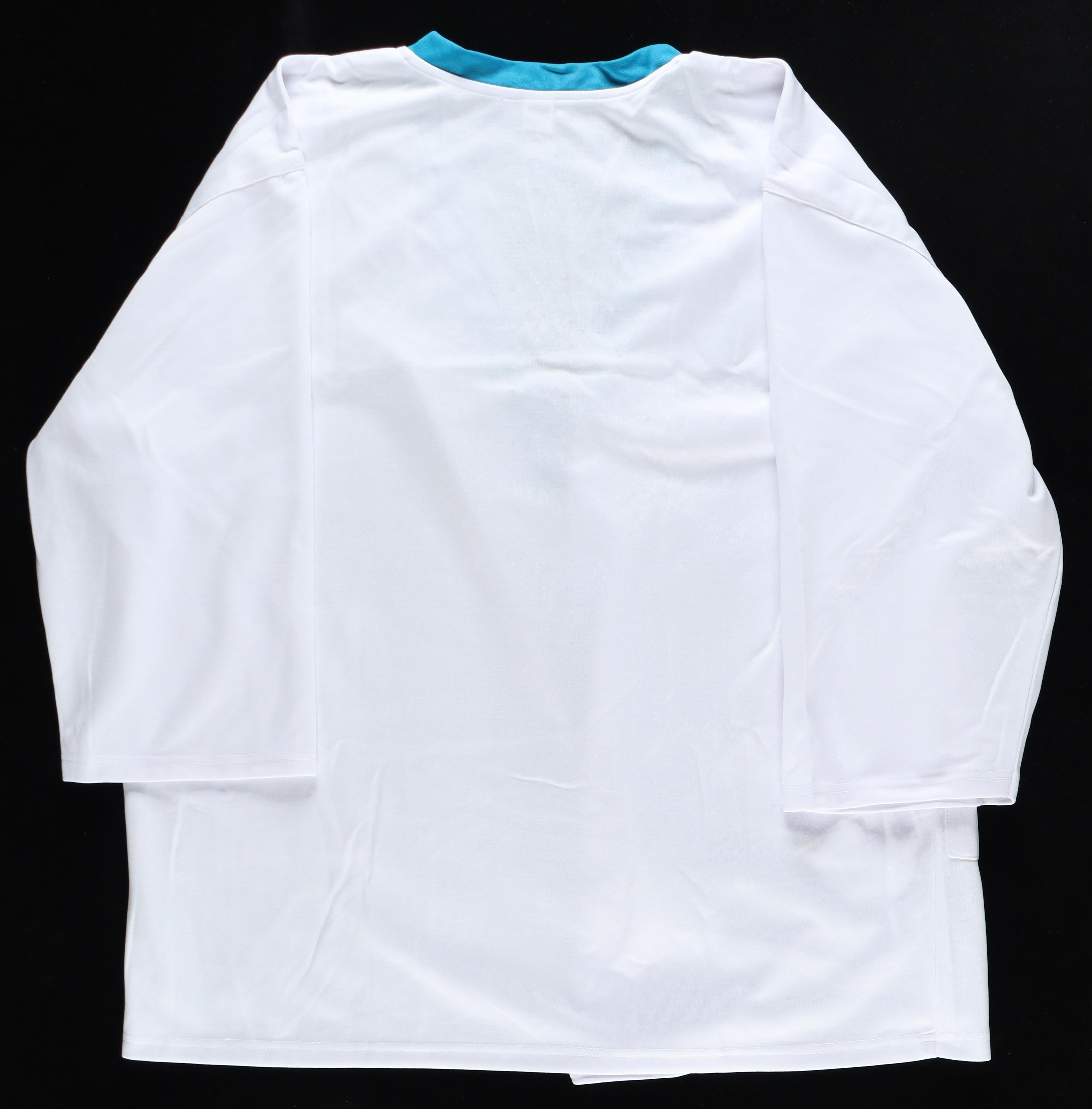 Randy Quaid Signed "National Lampoon's Christmas Vacation" Bath Robe (Beckett) at PristineAuction.com Randy Quaid Signed "National Lampoon's Christmas Vacation" Bath Robe (Beckett) at PristineAuction.com