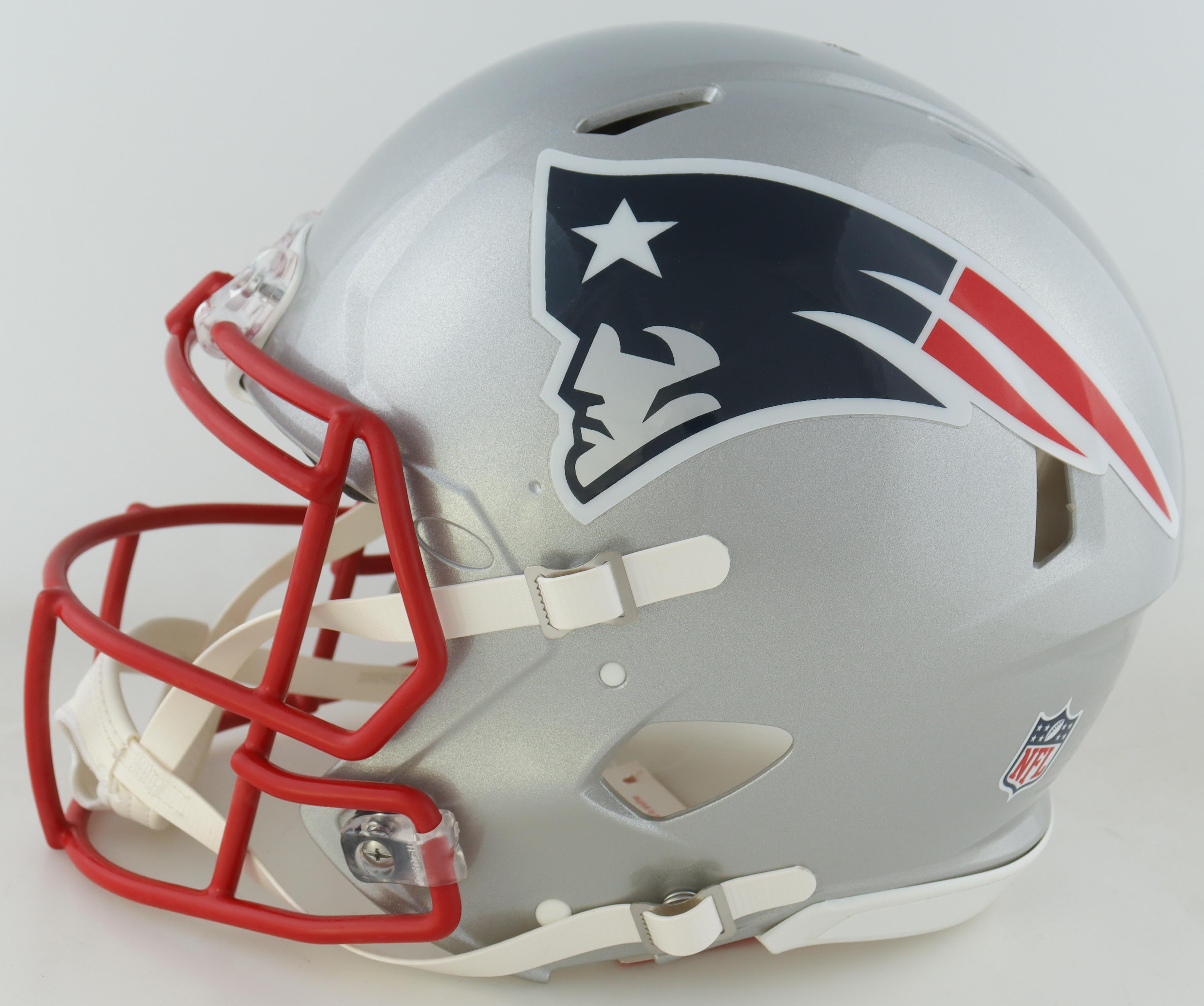 Tom Brady Signed Patriots Full-Size Authentic On-Field Speed Helmet (Fanatics) at PristineAuction.com Tom Brady Signed Patriots Full-Size Authentic On-Field Speed Helmet (Fanatics) at PristineAuction.com