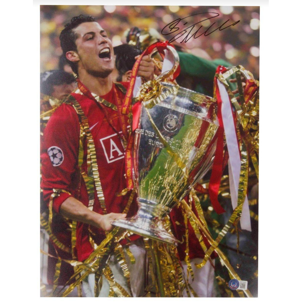 Cristiano Ronaldo Signed Manchester United 12x16 Photo (Beckett) | Pristine Auction