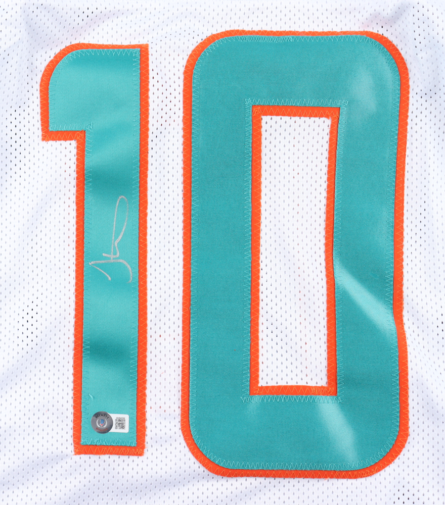 Tyreek Hill Signed Jersey (Beckett) at PristineAuction.com Tyreek Hill Signed Jersey (Beckett) at PristineAuction.com