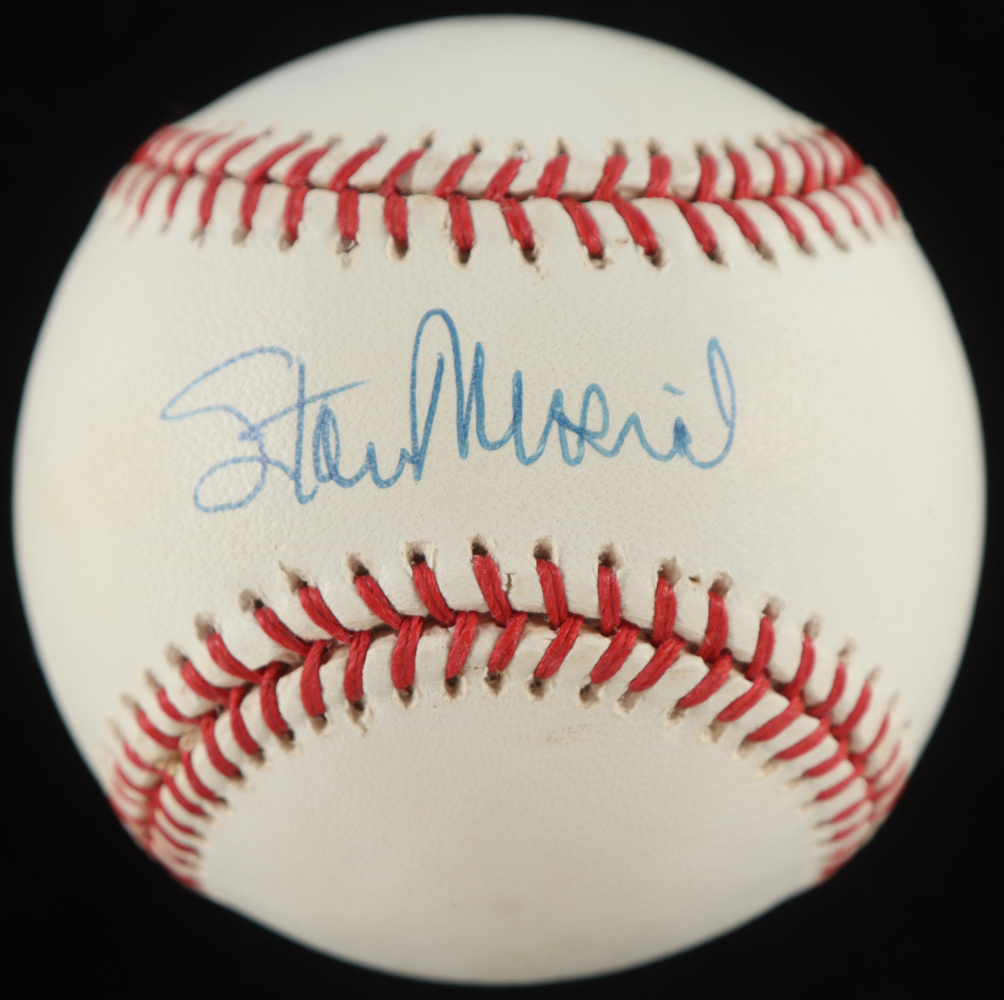 Stan Musial Signed ONL Baseball In Display Case (Beckett) at PristineAuction.com Stan Musial Signed ONL Baseball In Display Case (Beckett) at PristineAuction.com