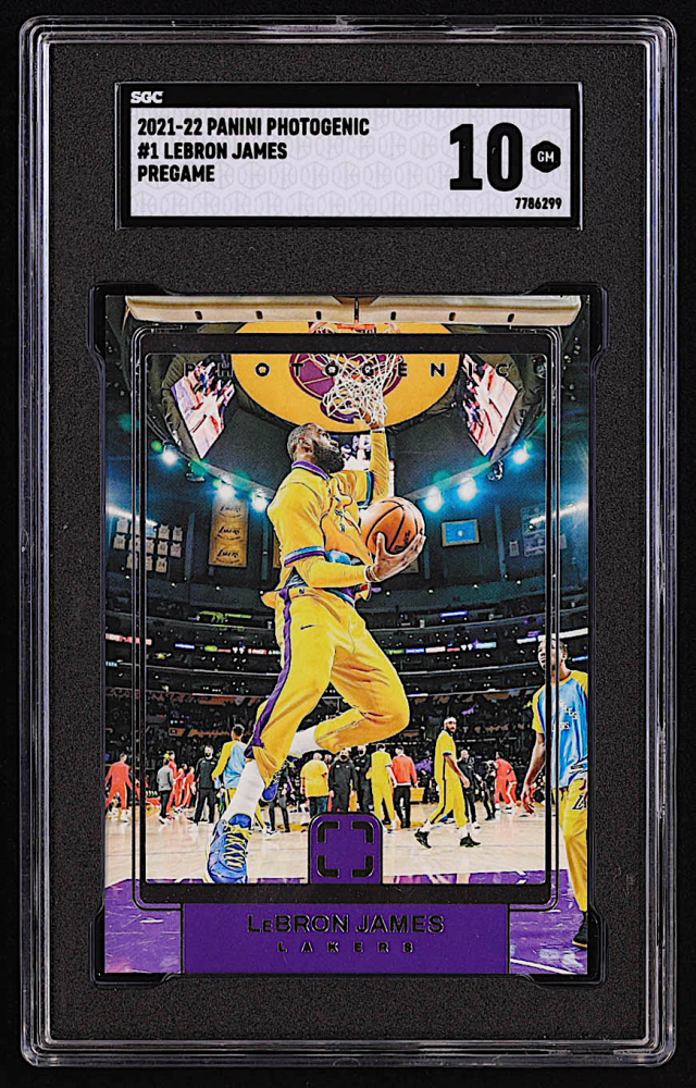 LeBron James 2021-22 Panini PhotoGenic Pregame #1 (SGC 10 