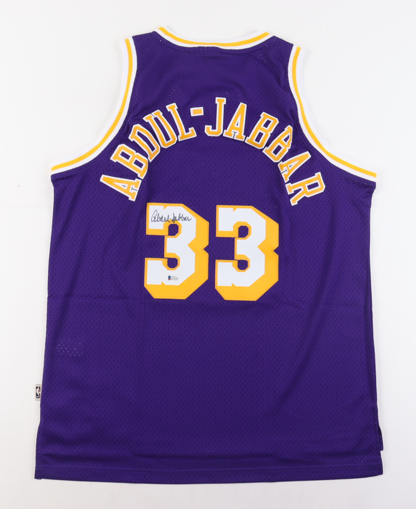 Kareem Abdul-Jabbar Signed Lakers Jersey (Beckett) at PristineAuction.com Kareem Abdul-Jabbar Signed Lakers Jersey (Beckett) at PristineAuction.com
