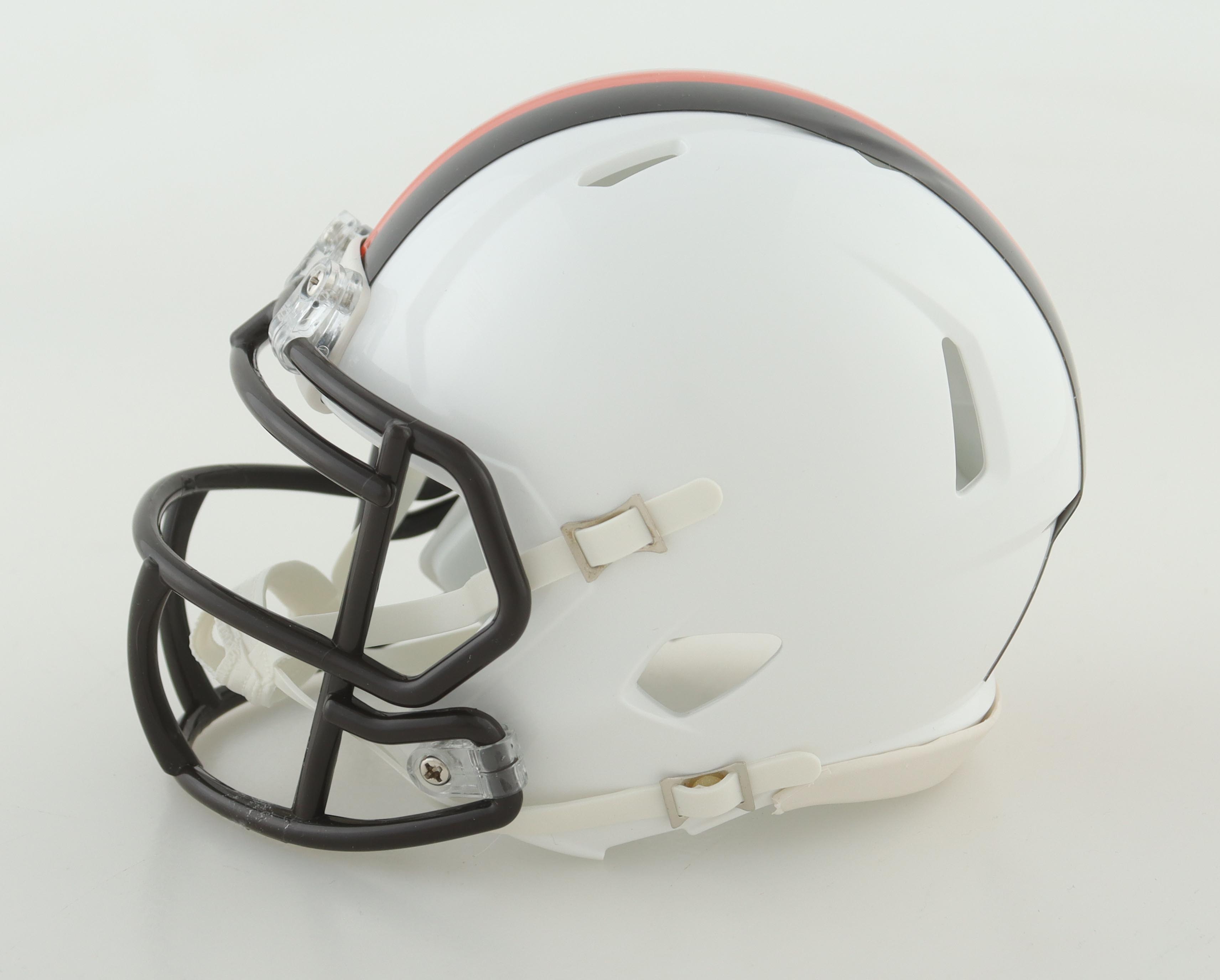 David Njoku Signed Browns Speed Mini Helmet (Beckett) at PristineAuction.com David Njoku Signed Browns Speed Mini Helmet (Beckett) at PristineAuction.com