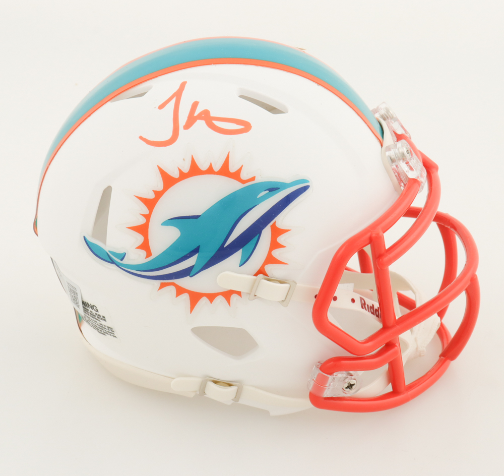 Devon Achane Signed Dolphins Flat White Alternate Speed Mini Helmet (Beckett) at PristineAuction.com Devon Achane Signed Dolphins Flat White Alternate Speed Mini Helmet (Beckett) at PristineAuction.com