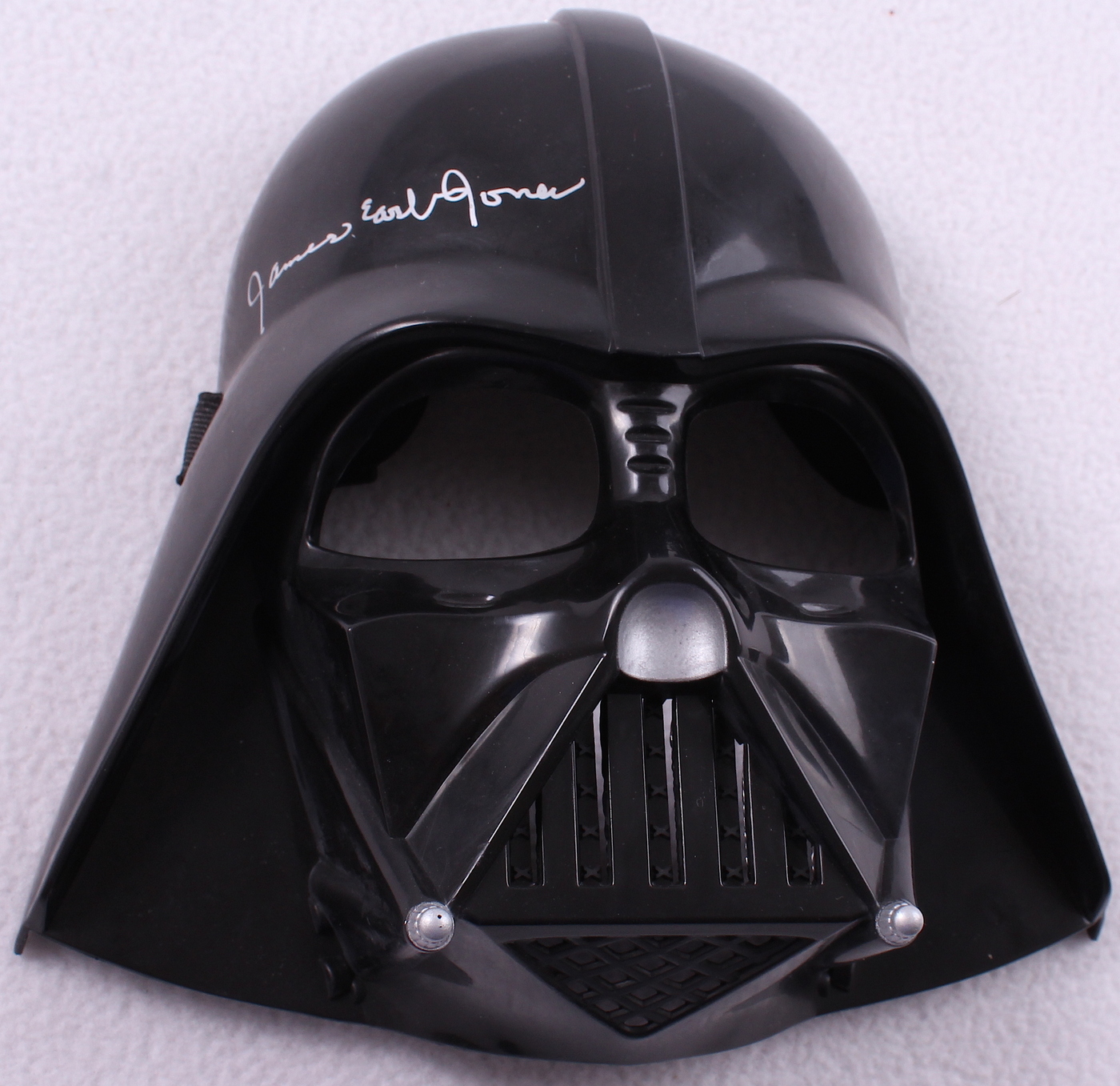 James Earl Jones Signed Darth Vader "Star Wars" Mask (PSA COA) at PristineAuction.com James Earl Jones Signed Darth Vader "Star Wars" Mask (PSA COA) at PristineAuction.com