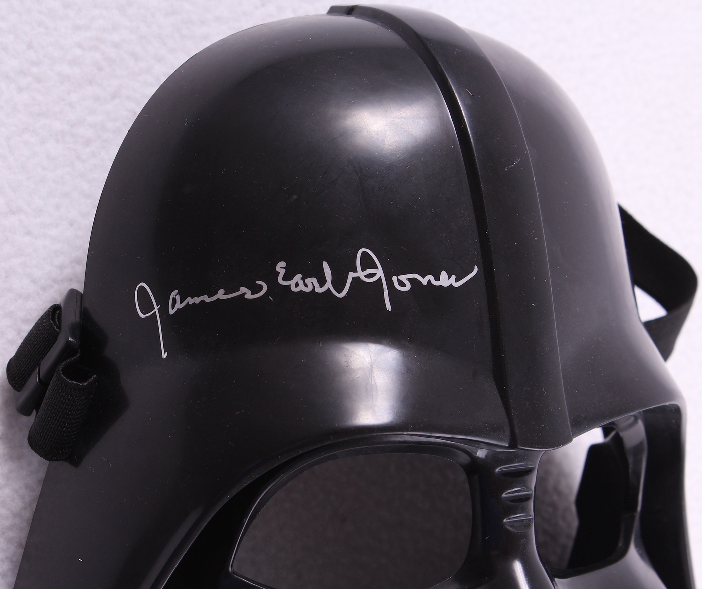 James Earl Jones Signed Darth Vader "Star Wars" Mask (PSA COA) at PristineAuction.com James Earl Jones Signed Darth Vader "Star Wars" Mask (PSA COA) at PristineAuction.com