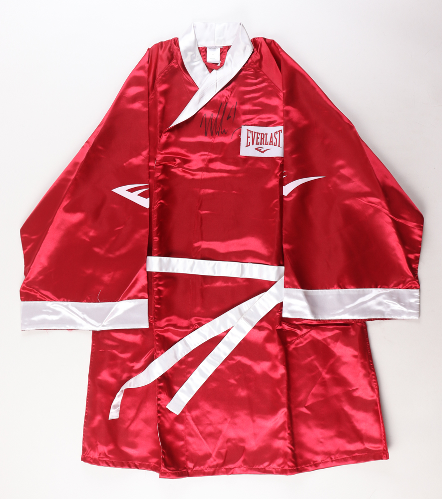 Mike Tyson Signed Everlast Boxing Robe (PSA) at PristineAuction.com Mike Tyson Signed Everlast Boxing Robe (PSA) at PristineAuction.com